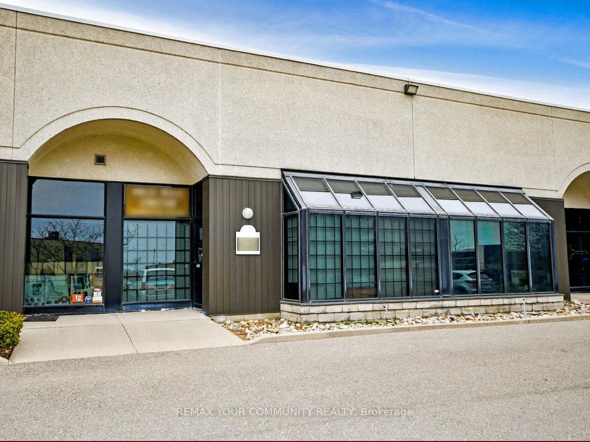 800 Petrolia Road 3, Toronto W05, ON M3J 3K4, Toronto W05 — photo 1