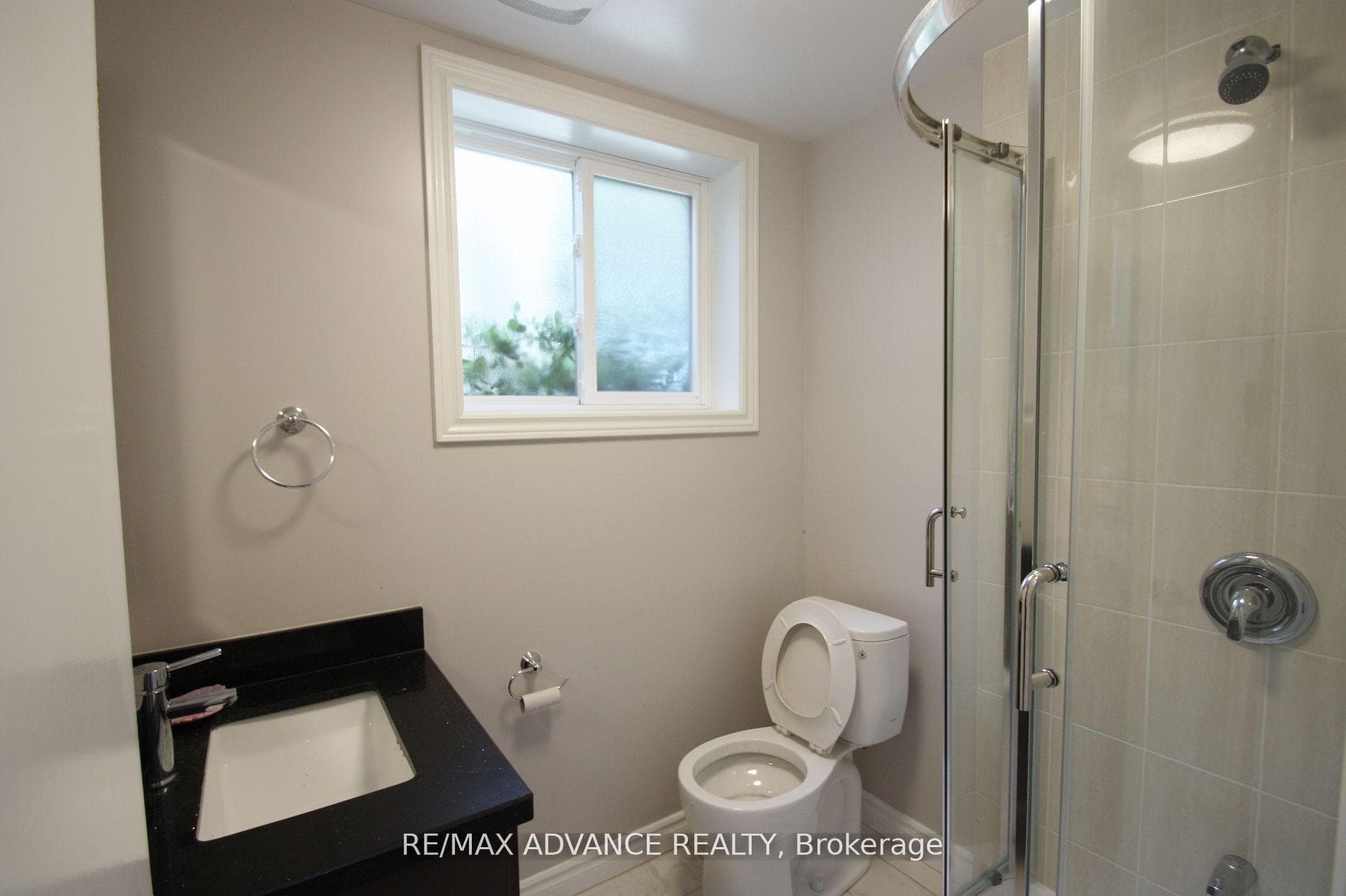 33 Carluke Crescent Lower, Toronto, ON M2L 2H7, Toronto C12 — photo 1