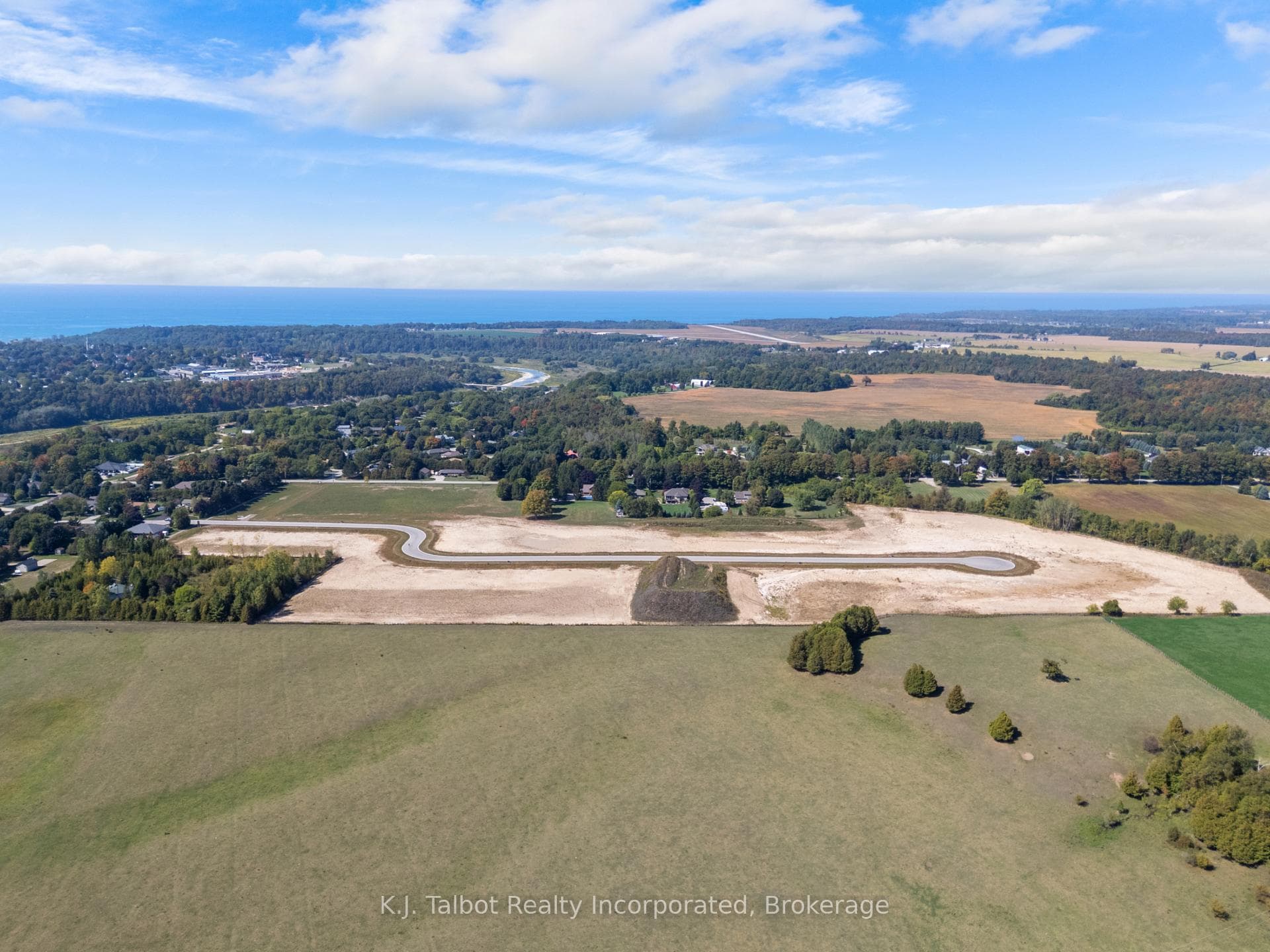 81338 Westmount Line, Ashfield-Colborne-Wawanosh, ON N7A 3Y1, Ashfield-Colborne-Wawanosh — photo 1