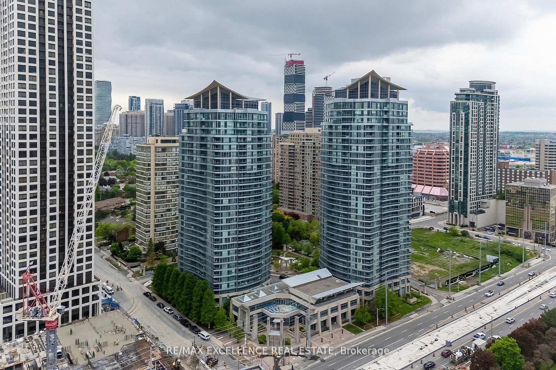 33 Elm Drive 2102, Mississauga, ON L5B 4L2, Mississauga — photo 1
