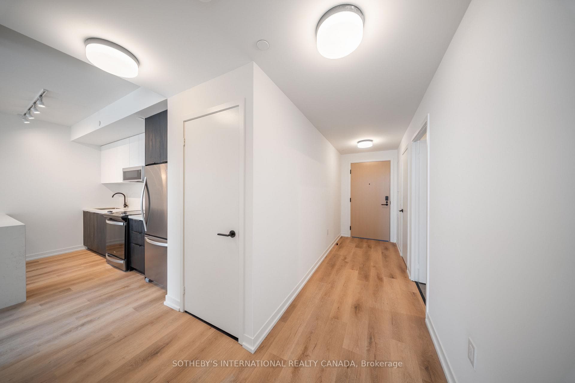 5 York Garden Way 1711, Toronto, ON M6A 2V1, Toronto W04 — photo 1