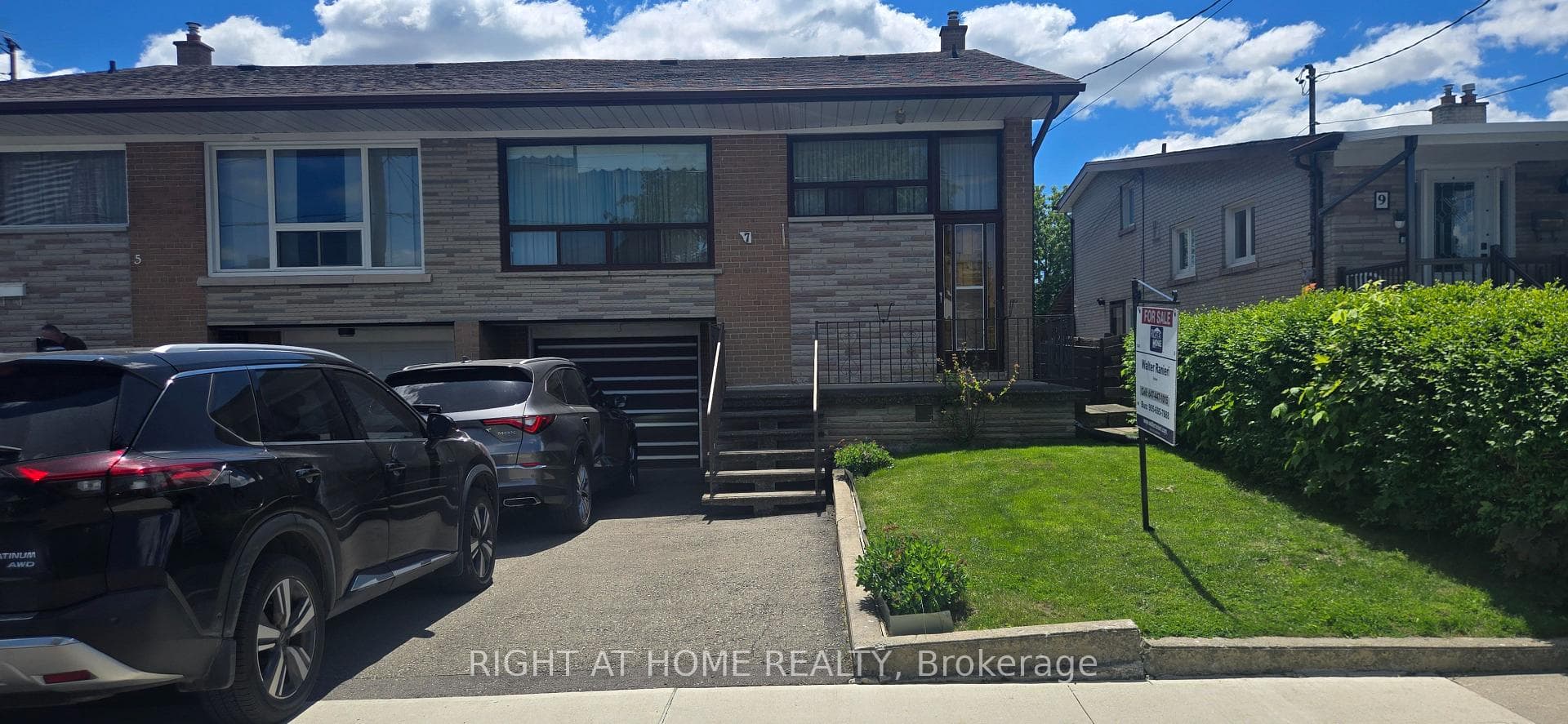 7 Daystrom Drive, Toronto, ON M9M 2A8, Toronto W05 — photo 1