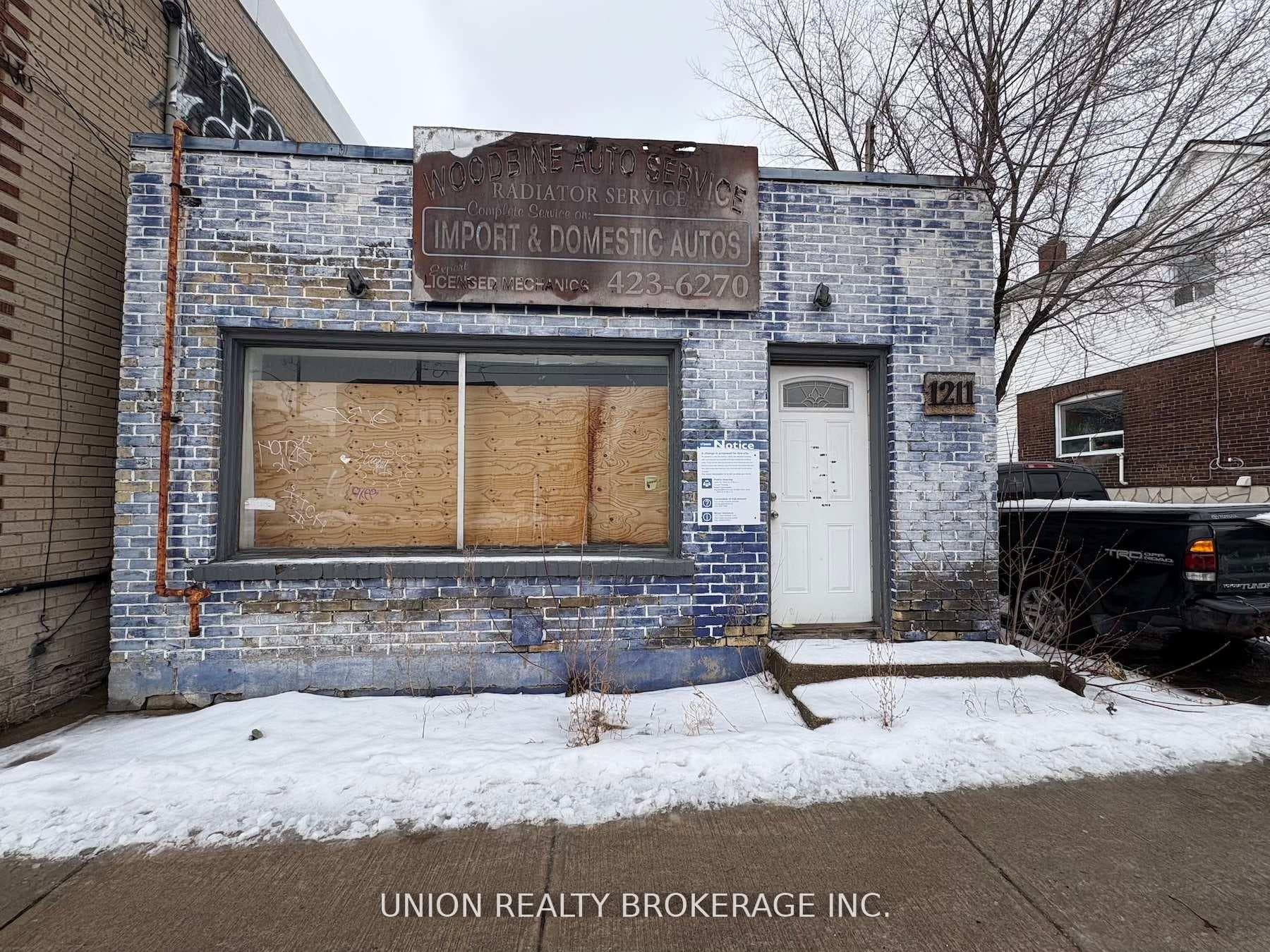 1211 Woodbine Avenue, Toronto, ON M4C 4E1, Toronto E03 — photo 1