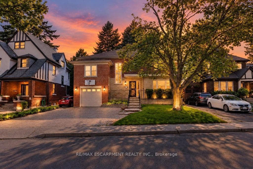 31 FAIRLEIGH Crescent, Hamilton, ON L8M 2L1