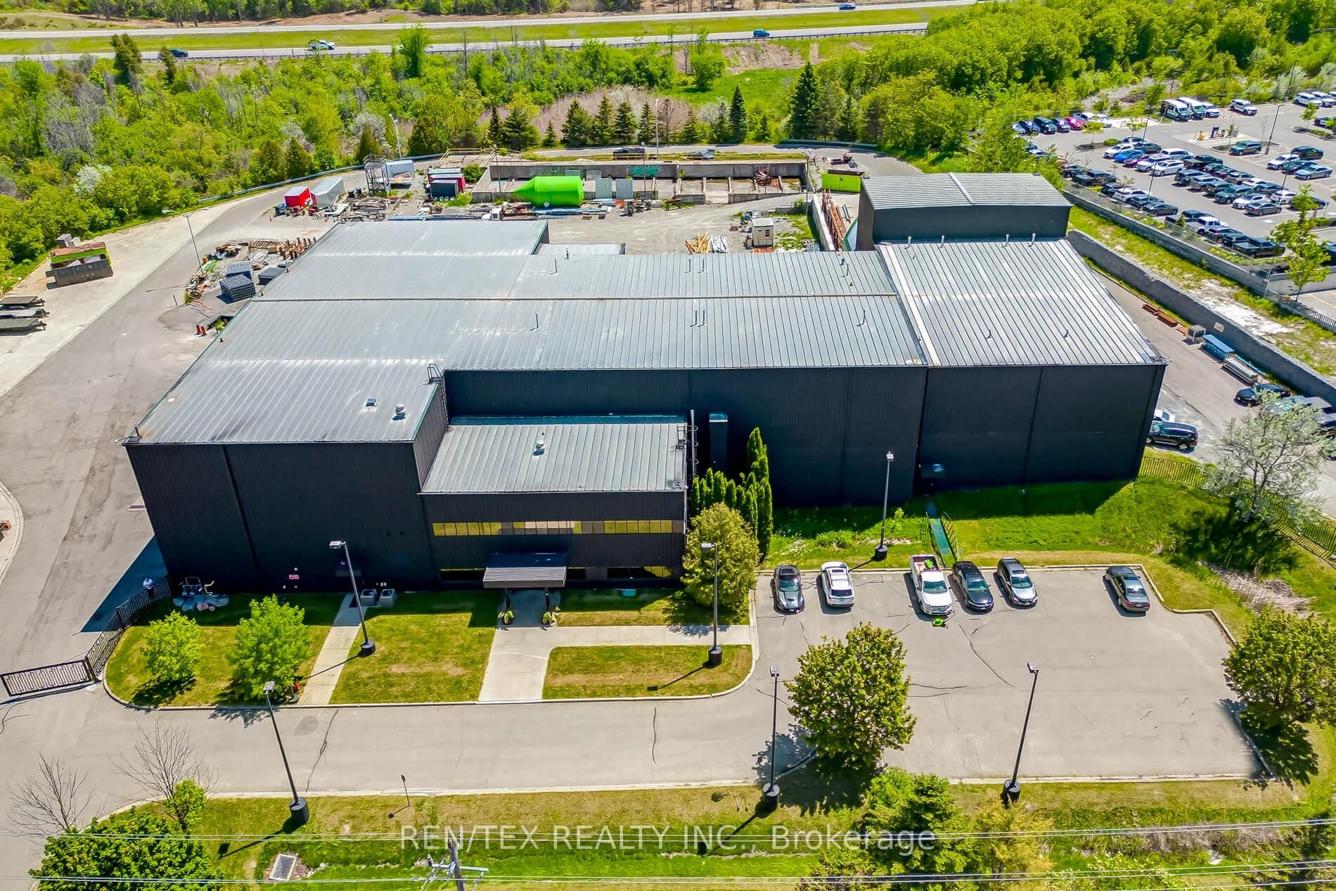 395 Harry Walker Parkway S, Newmarket, ON L3Y 8T3, Newmarket — photo 1