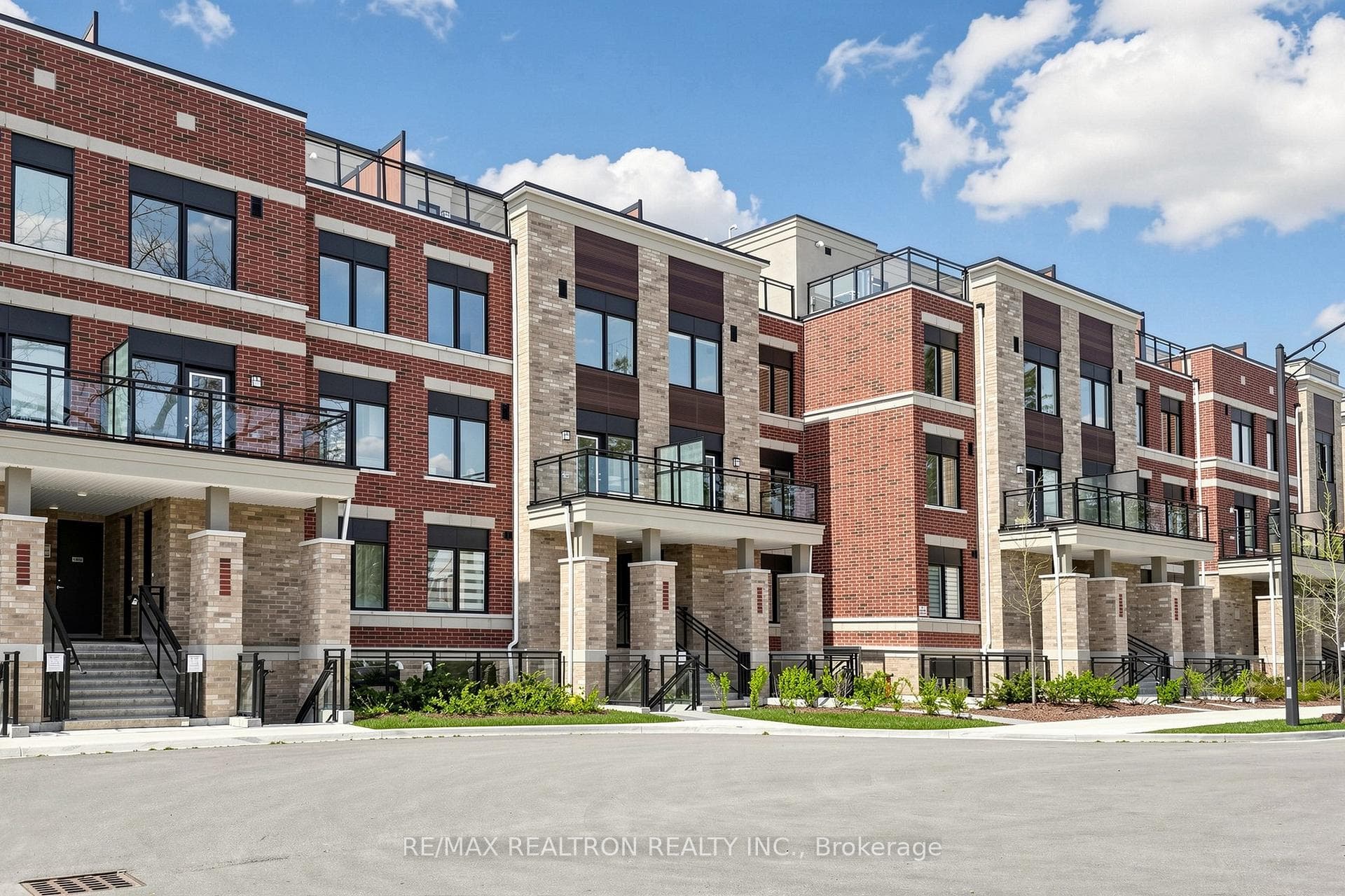 60 Elizabeth Street 3405, Richmond Hill, ON L4C 5W2, Richmond Hill — photo 1