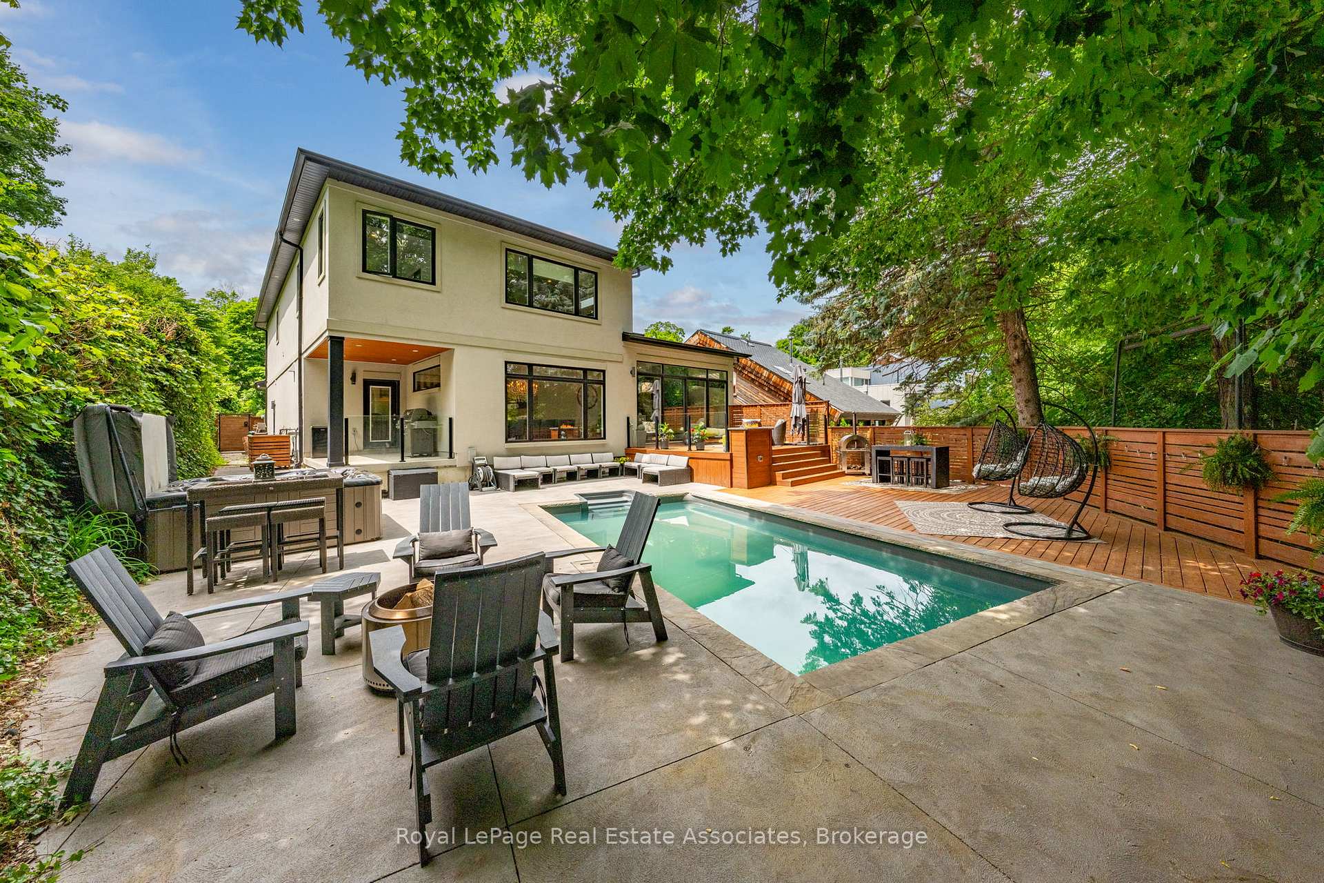 26 Market Street, Halton Hills, ON L7G 3C1, Halton Hills — photo 1