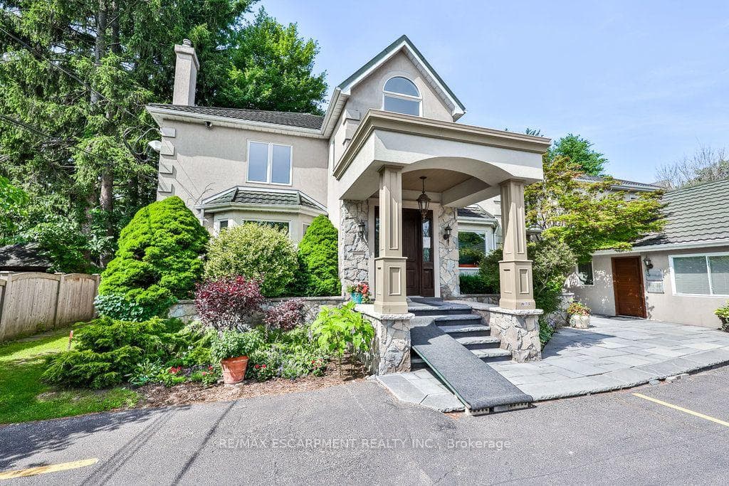 1430 Hurontario Street A, Mississauga, ON L5G 3H4, Mississauga — photo 1