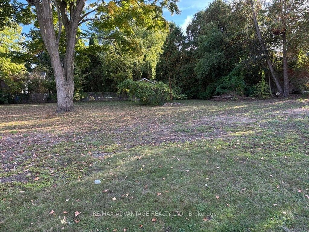 001 Woodbine Street, London South, ON N6K 2P3, London South — photo 1
