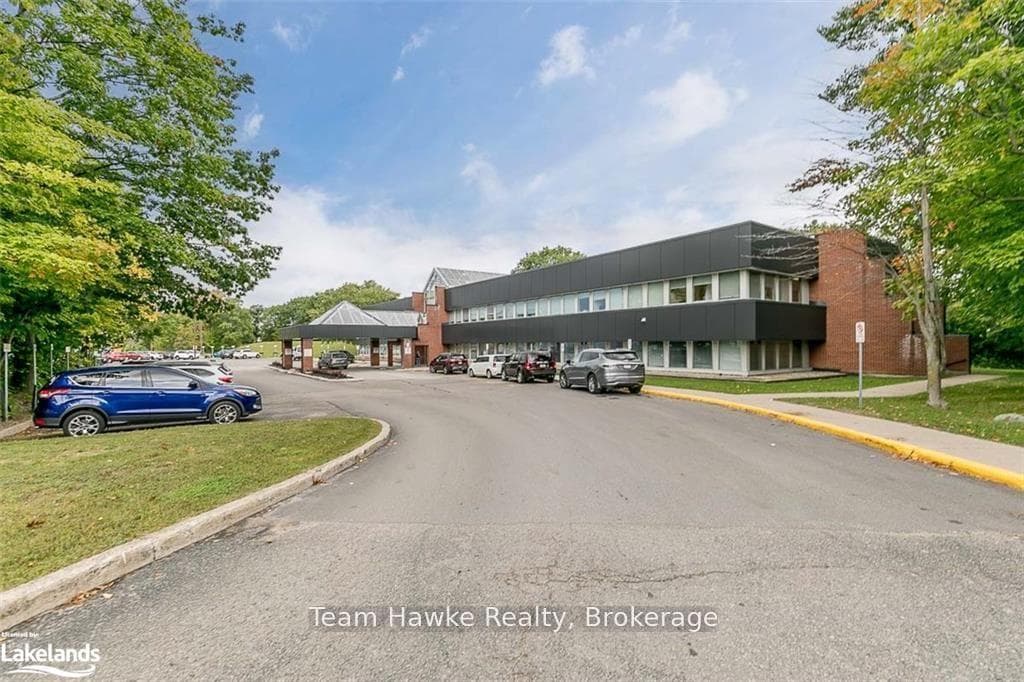 240 PENETANGUISHENE Road 204, Midland, ON L4R 4P4, Midland — photo 1