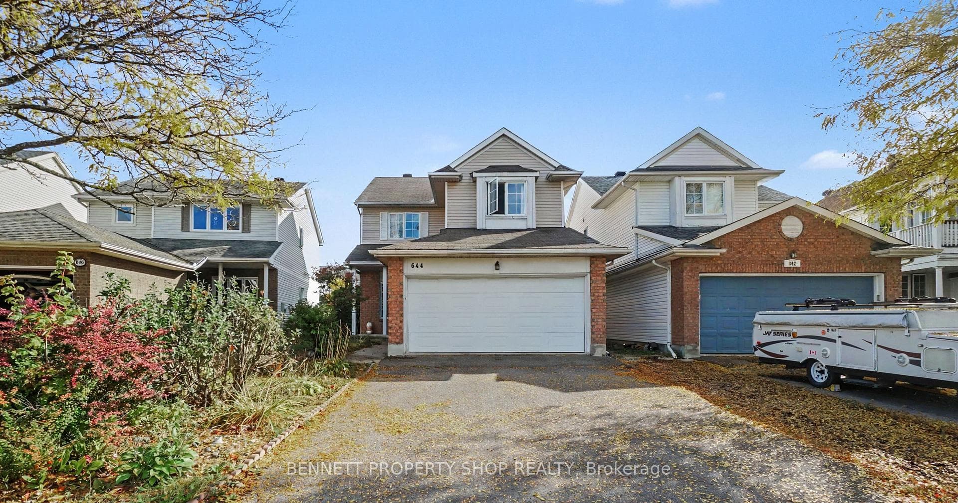 644 Valin Street, Orleans - Cumberland and Area, ON K4A 3S9, Orleans - Cumberland and Area — photo 1