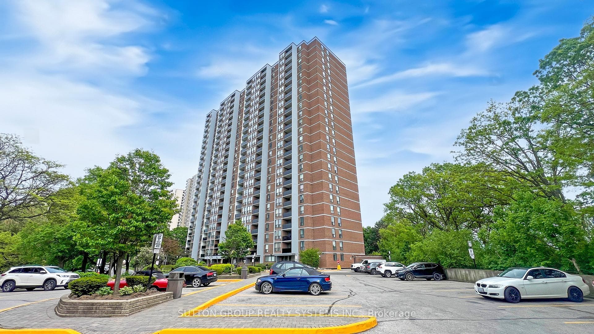 85 Emmett Avenue 1811, Toronto, ON M6M 5A2, Toronto W04 — photo 1
