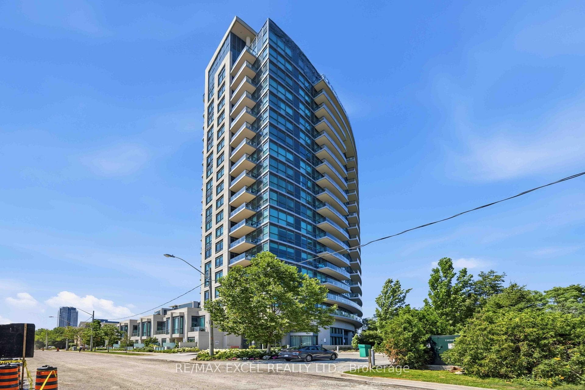 160 Vanderhoof Avenue 417, Toronto, ON M4G 0B7, Toronto C11 — photo 1