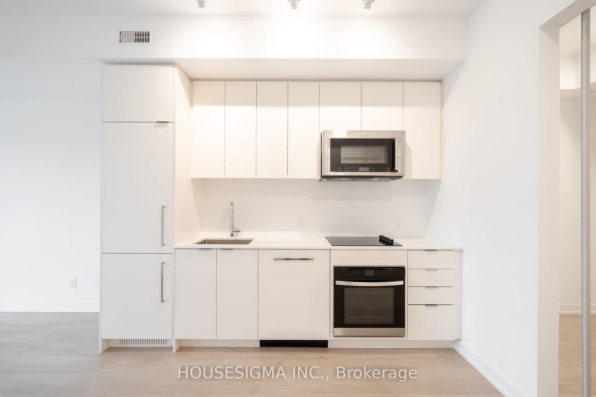 181 Sheppard Avenue E 202, Toronto, ON M2N 0L9, Toronto C14 — photo 1
