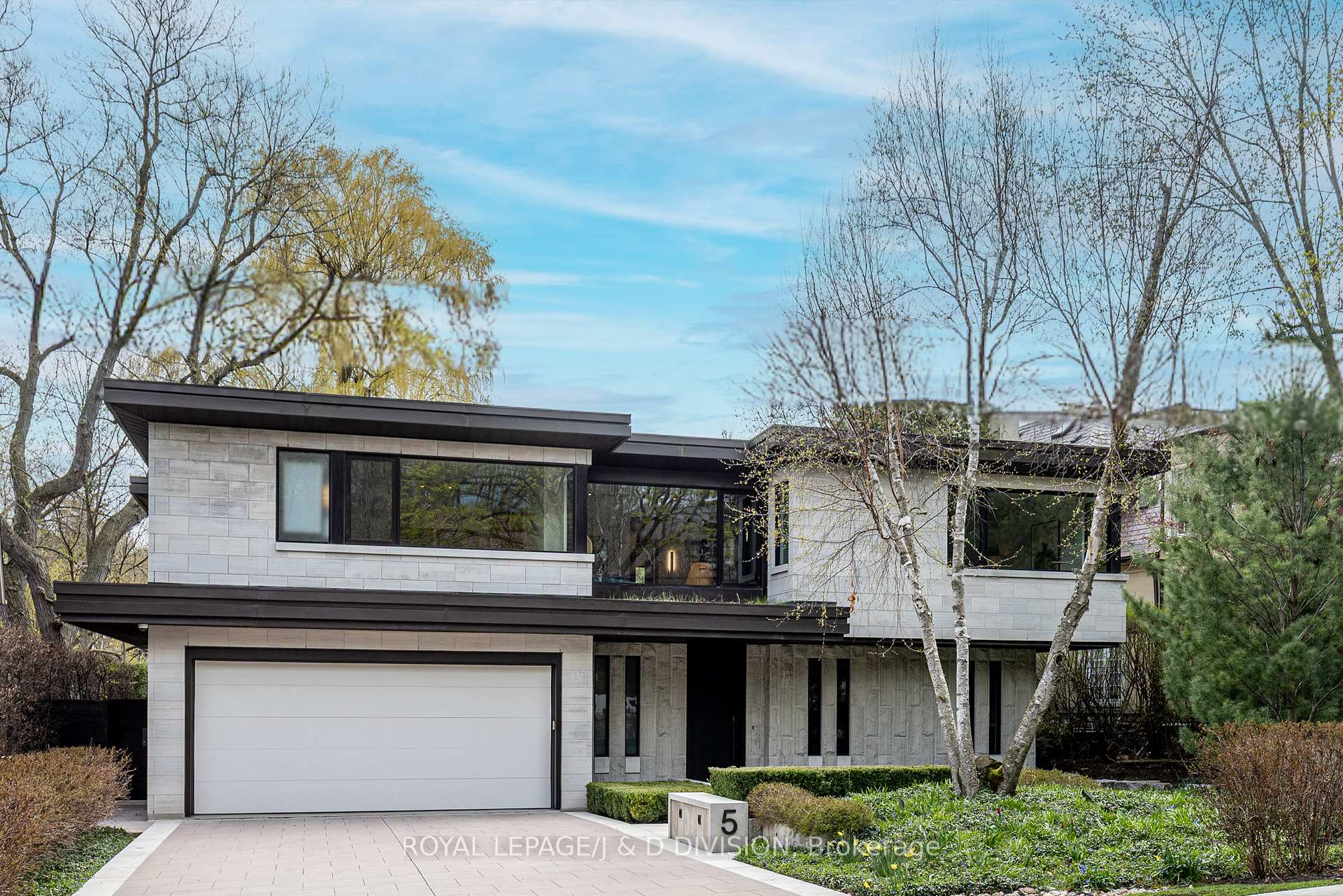 5 Brookfield Road, Toronto C12, ON M2P 1B1, Toronto C12 — photo 1