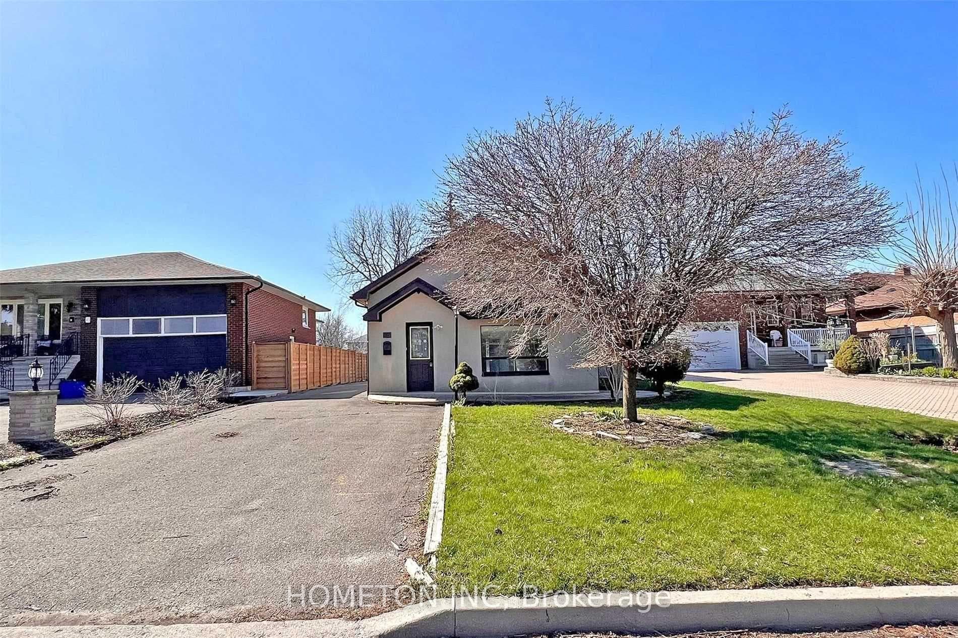 95 Yongehurst Road, Richmond Hill, ON L4C 3T3, Richmond Hill — photo 1