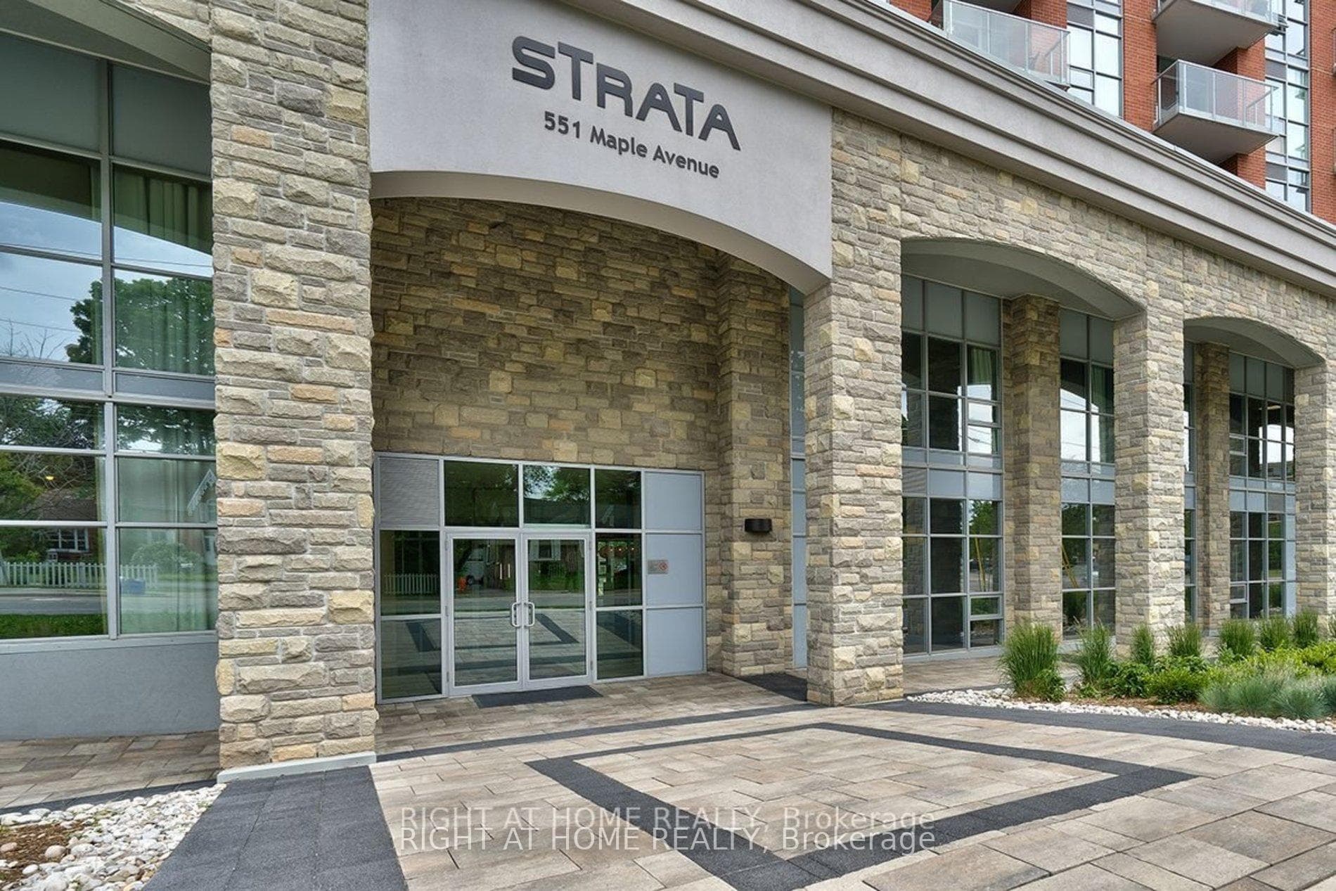 551 Maple Avenue 1002, Burlington, ON L7S 1M7, Burlington — photo 1