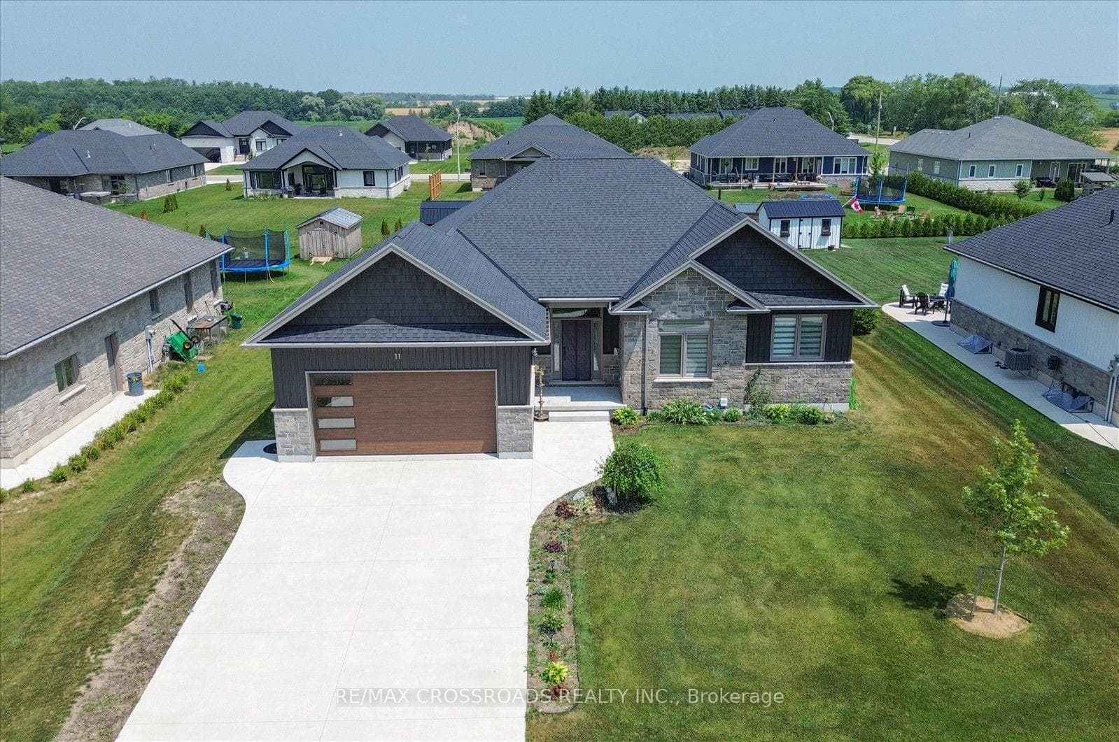 11 Mctavish Crescent, Huron-Kinloss, ON N0G 2R0, Huron-Kinloss — photo 1