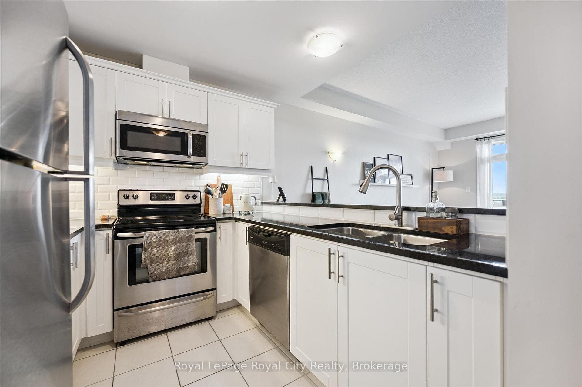 2 Colonial Drive 403, Guelph, ON N1L 0K8, Guelph — photo 1