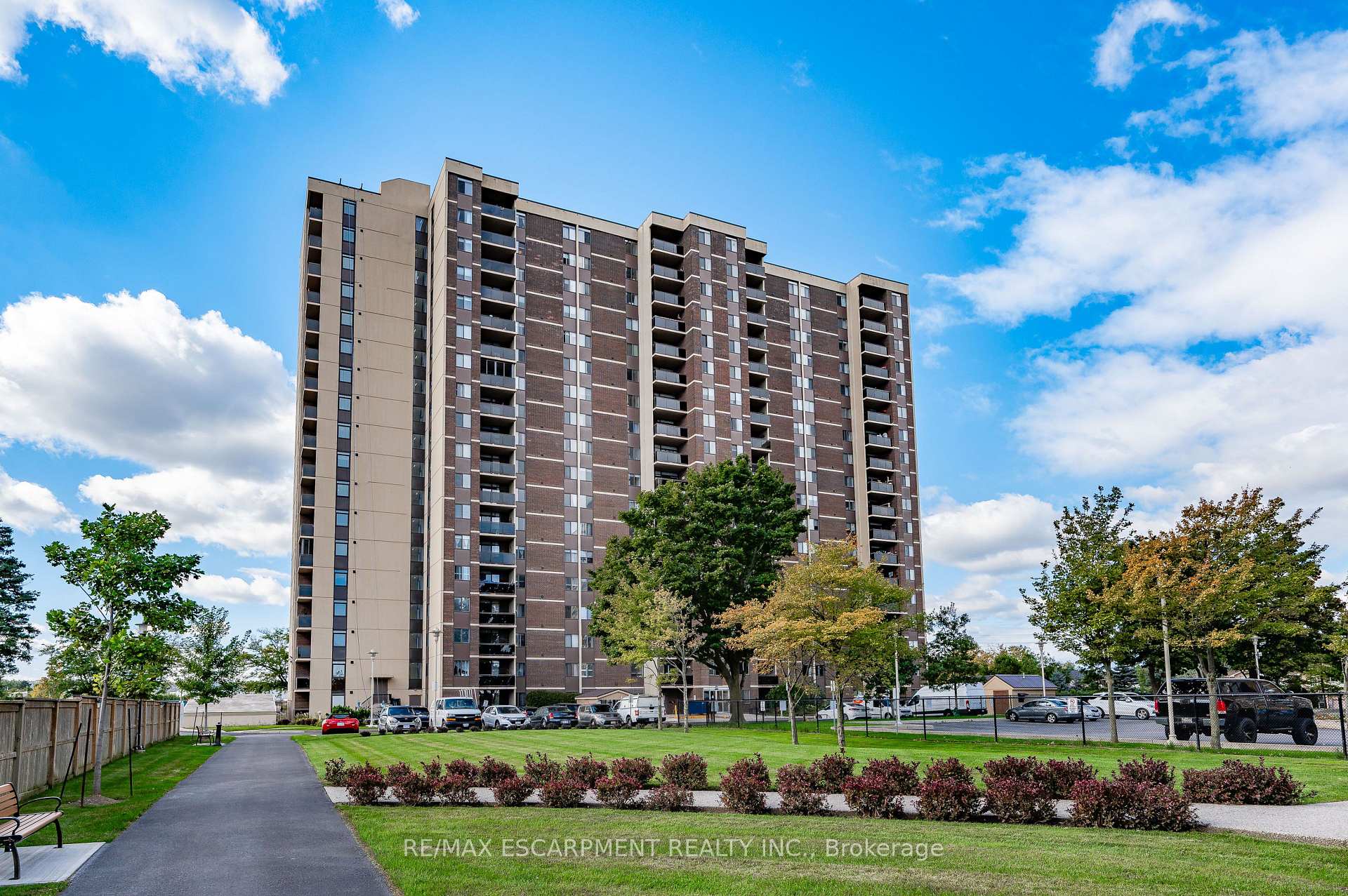 301 Frances Avenue 703, Hamilton, ON L8E 3W6, Hamilton — photo 1