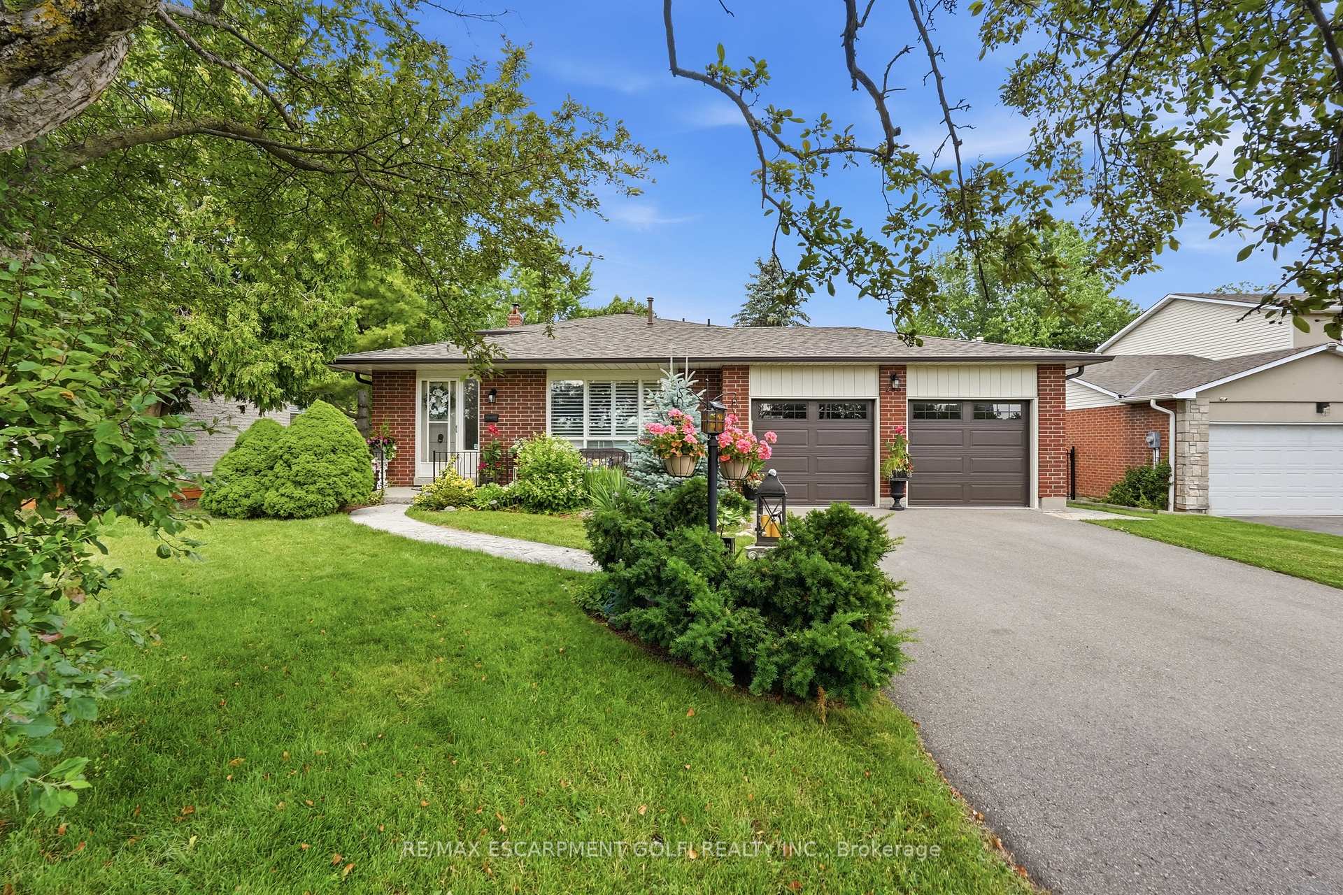 283 W Parkway Drive, Milton, ON L9T 1A7, Milton — photo 1