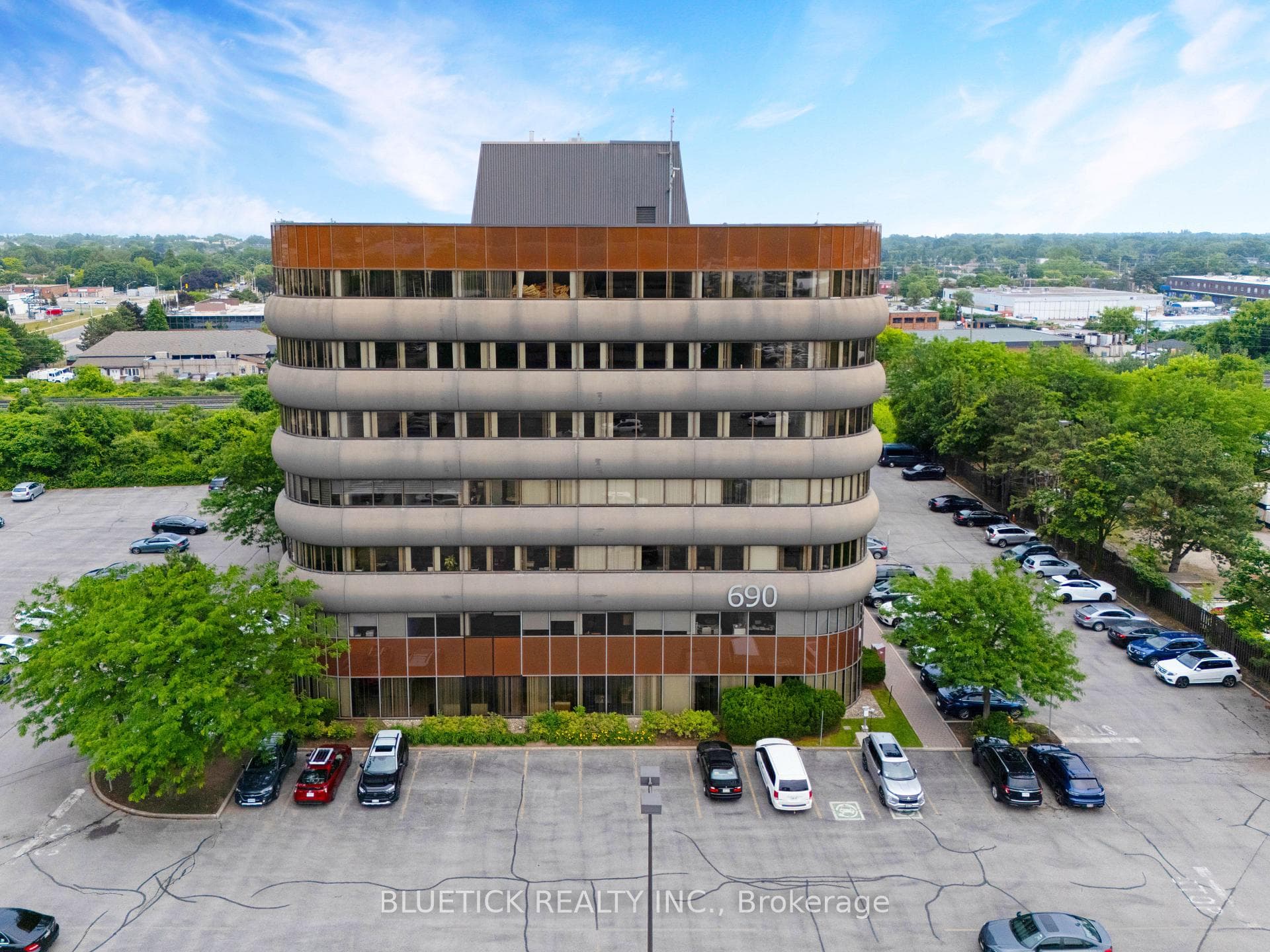 690 Dorval Drive 500, Oakville, ON L6K 3V7, Oakville — photo 1