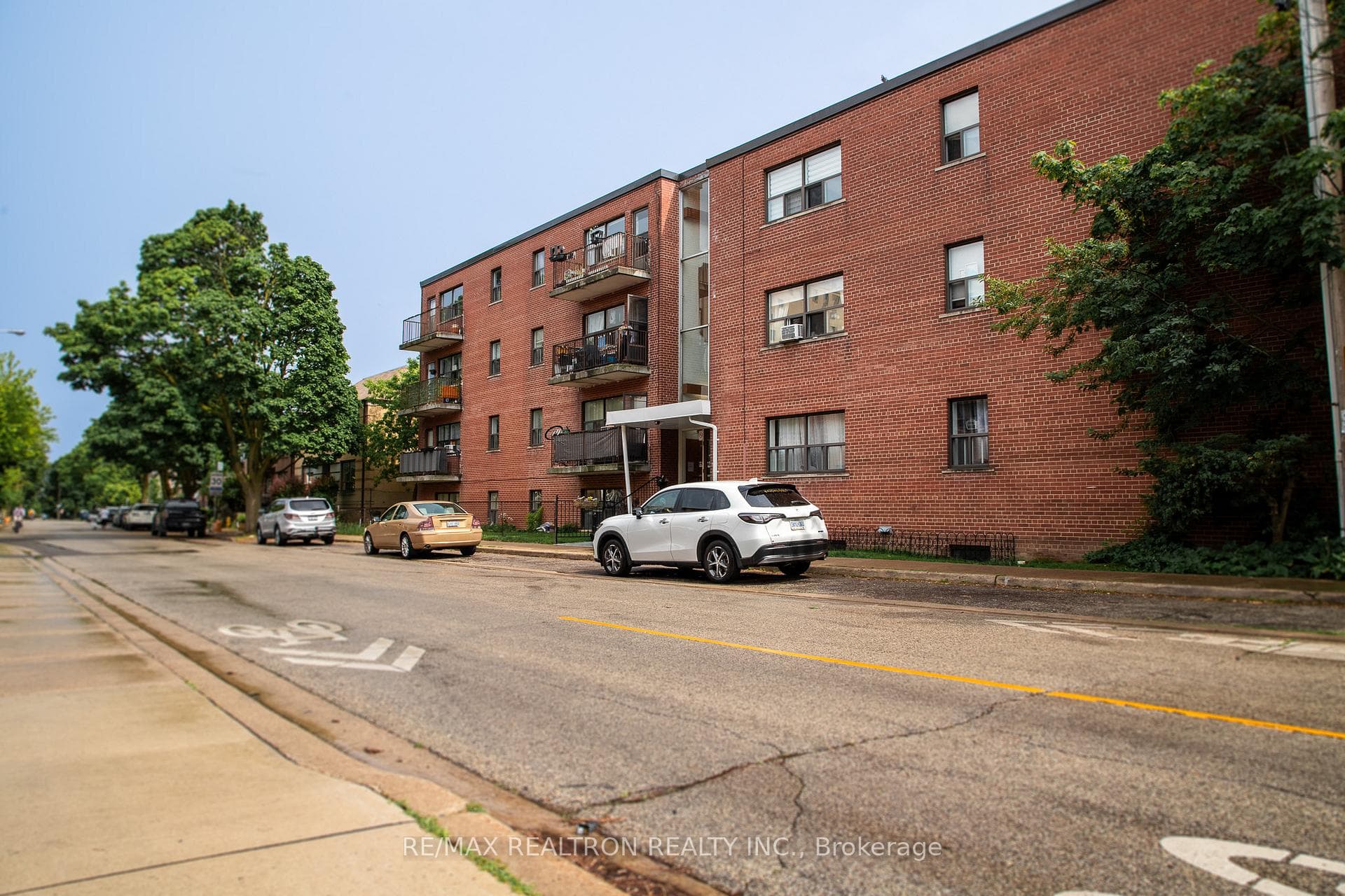2519 Lake Shore Boulevard W 303, Toronto, ON M8V 1E3, Toronto W06 — photo 1