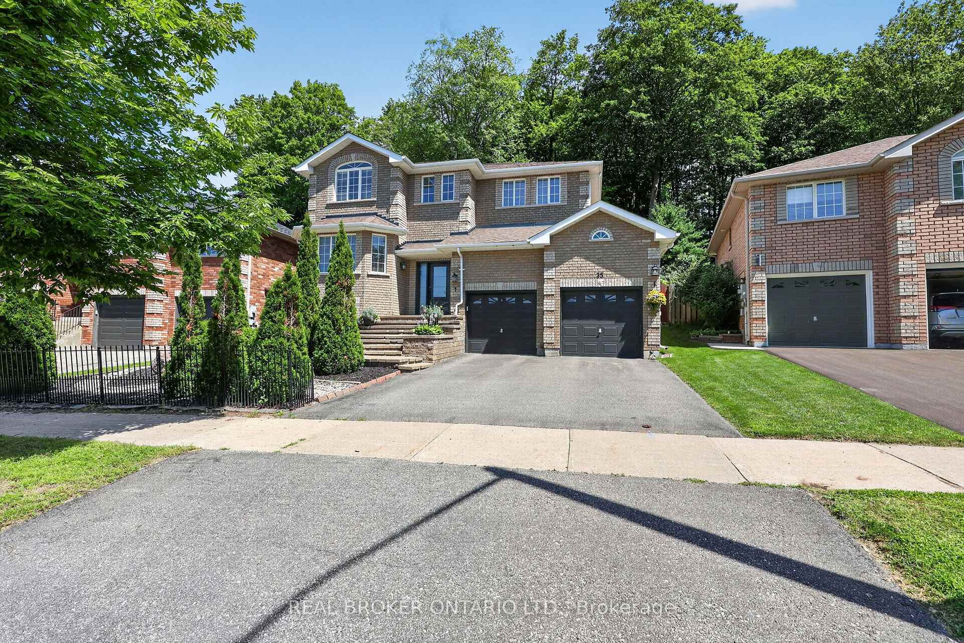 35 Bloom Crescent, Barrie, ON L4N 0S8, Barrie — photo 1