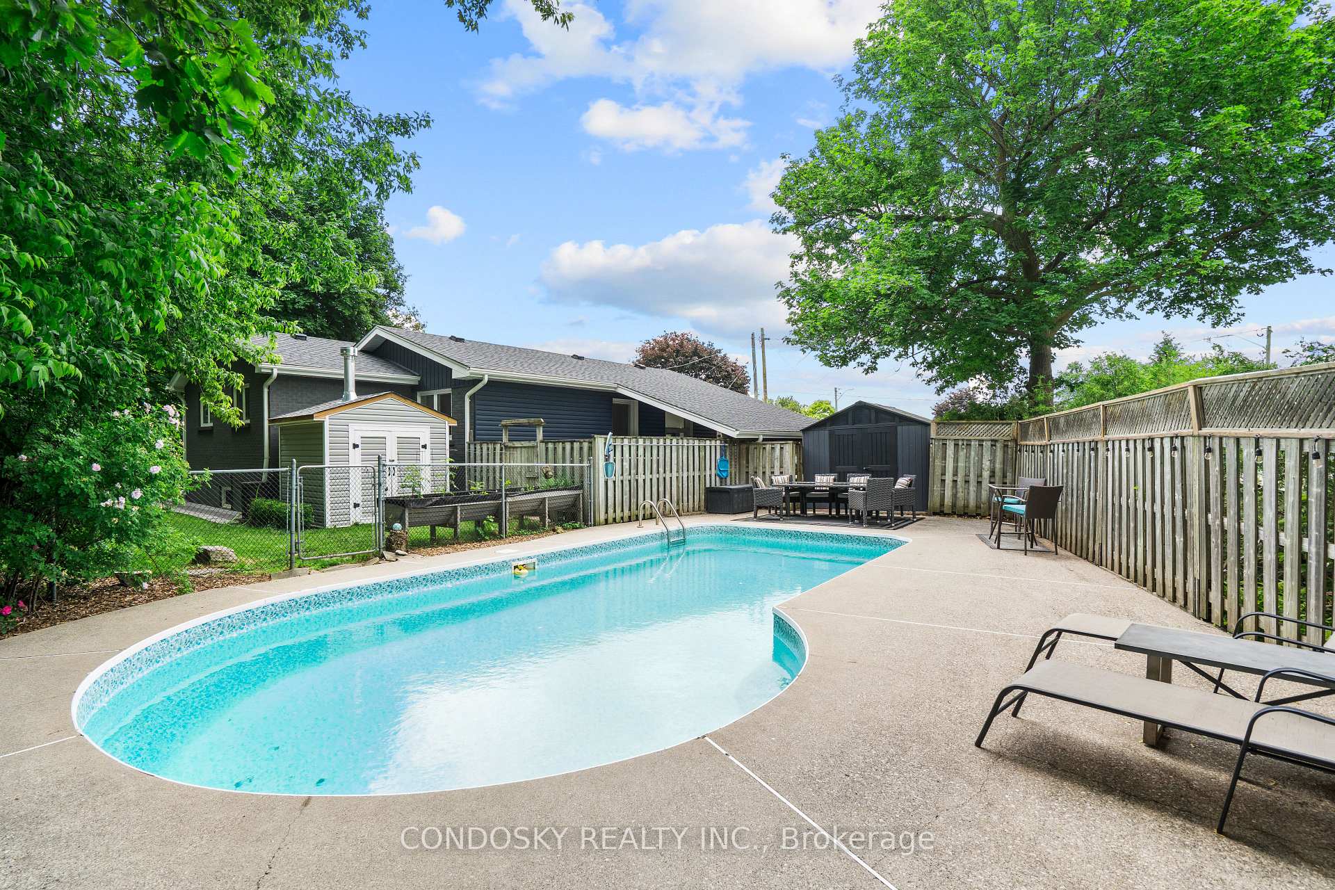 15 Gibbons Place, Halton Hills, ON L7G 1M2, Halton Hills — photo 1