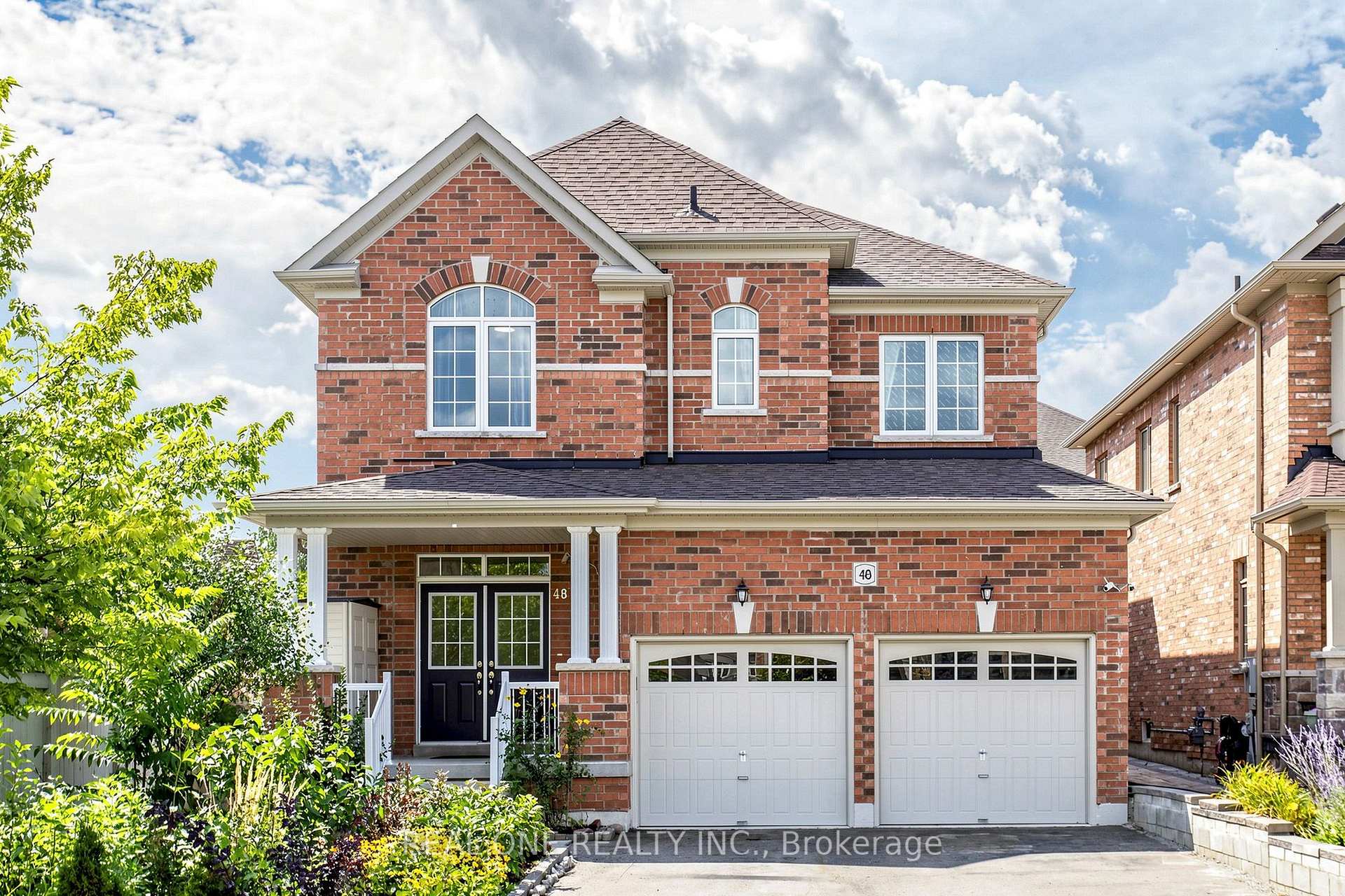 48 Lanark Street, Bradford West Gwillimbury, ON L3Z 0W7, Bradford West Gwillimbury — photo 1