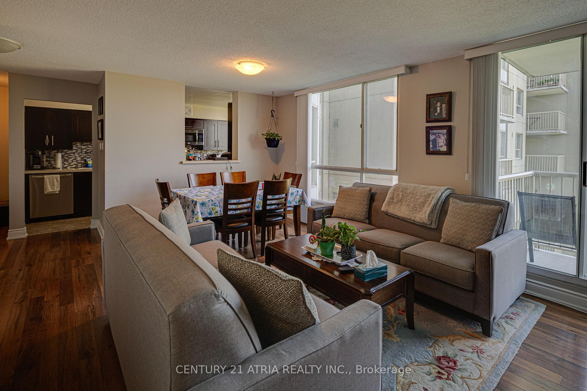 3077 Weston Road 606, Toronto, ON M9M 3A1, Toronto W05 — photo 1