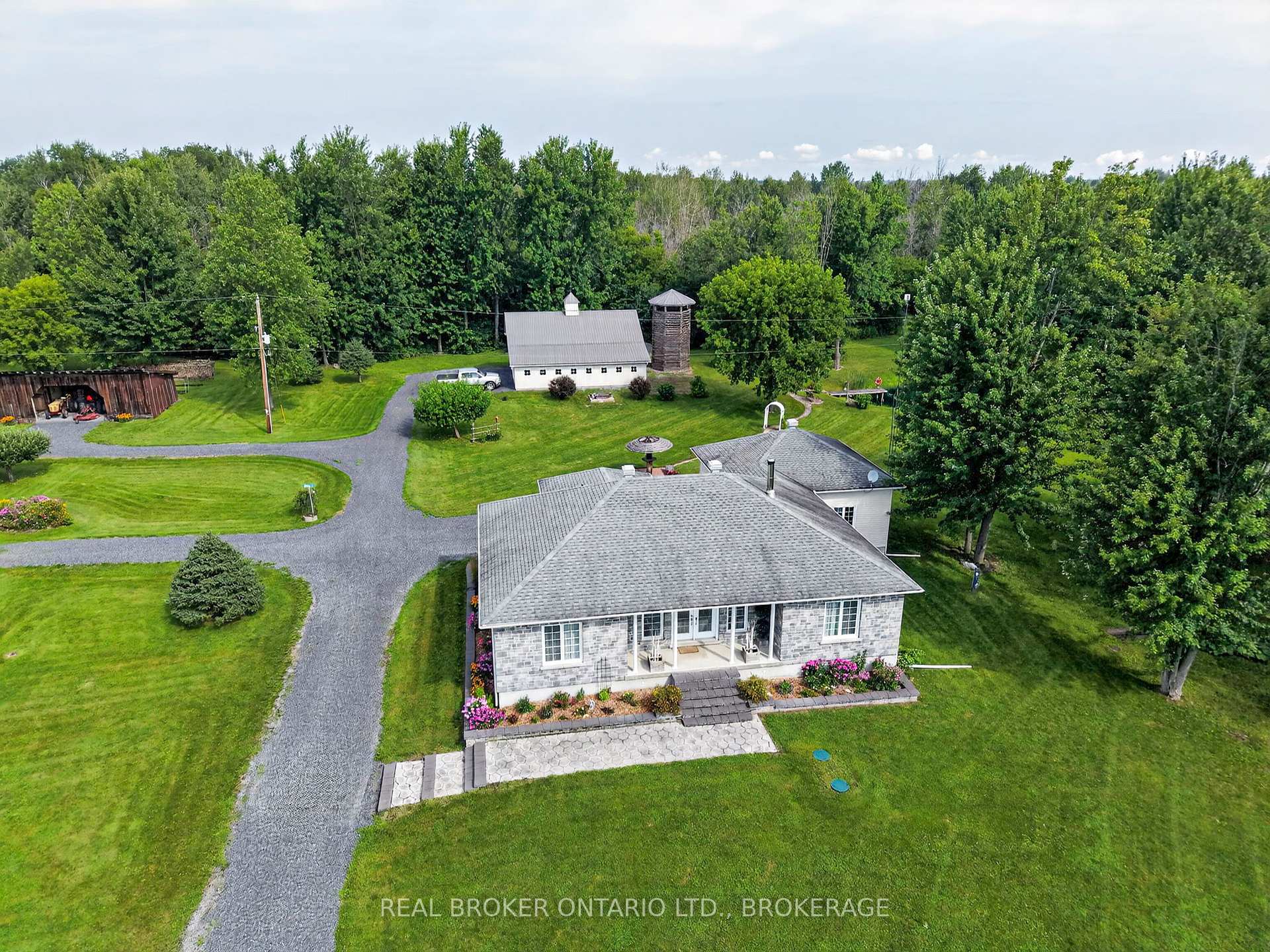 18523 Kenyon Conc Rd 1 Road, North Glengarry, ON K0C 1B0, North Glengarry — photo 1