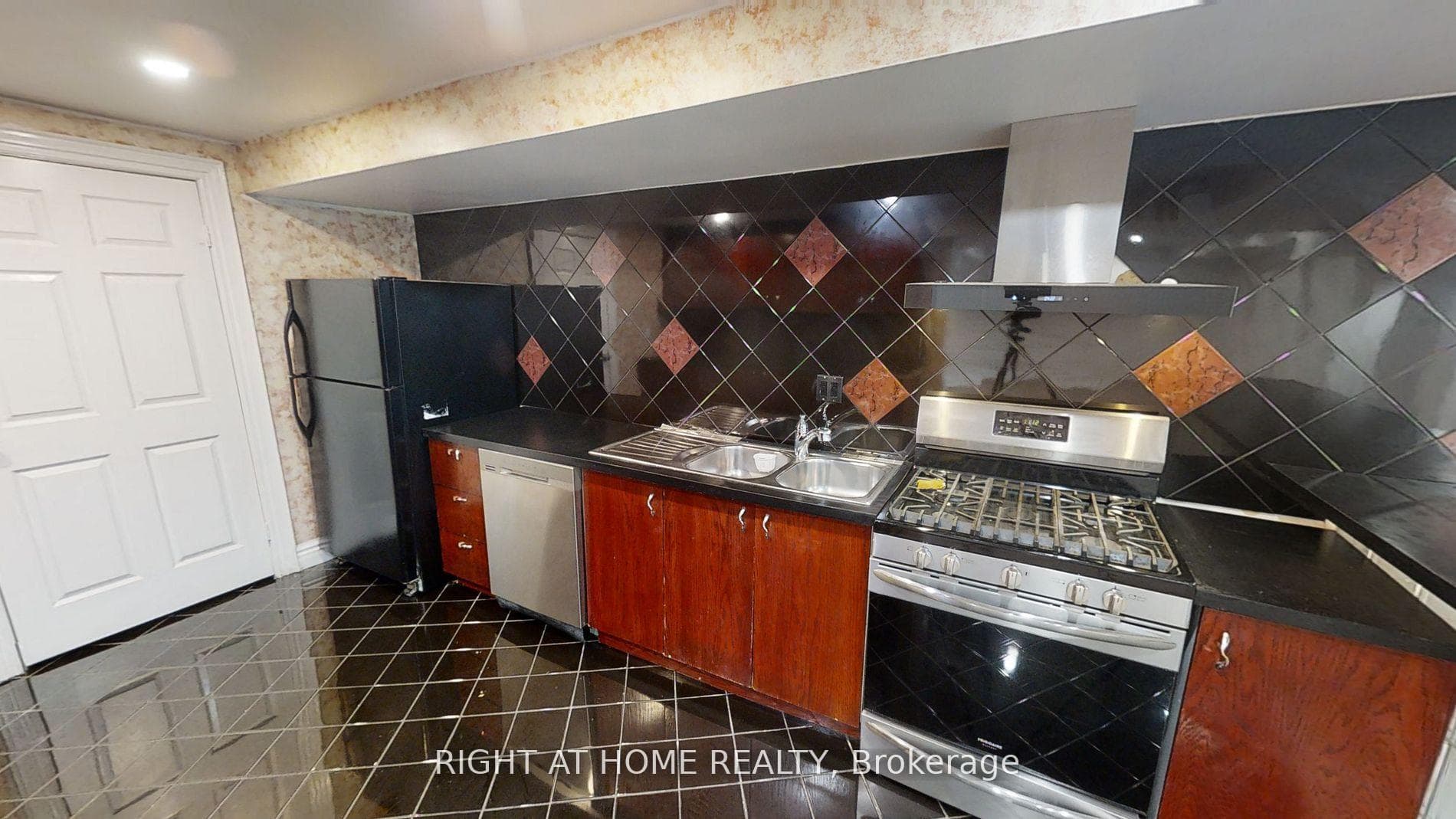 (Lower) 31 NORTHGATE Crescent E, Richmond Hill, ON L4B 2K8, Richmond Hill — photo 1