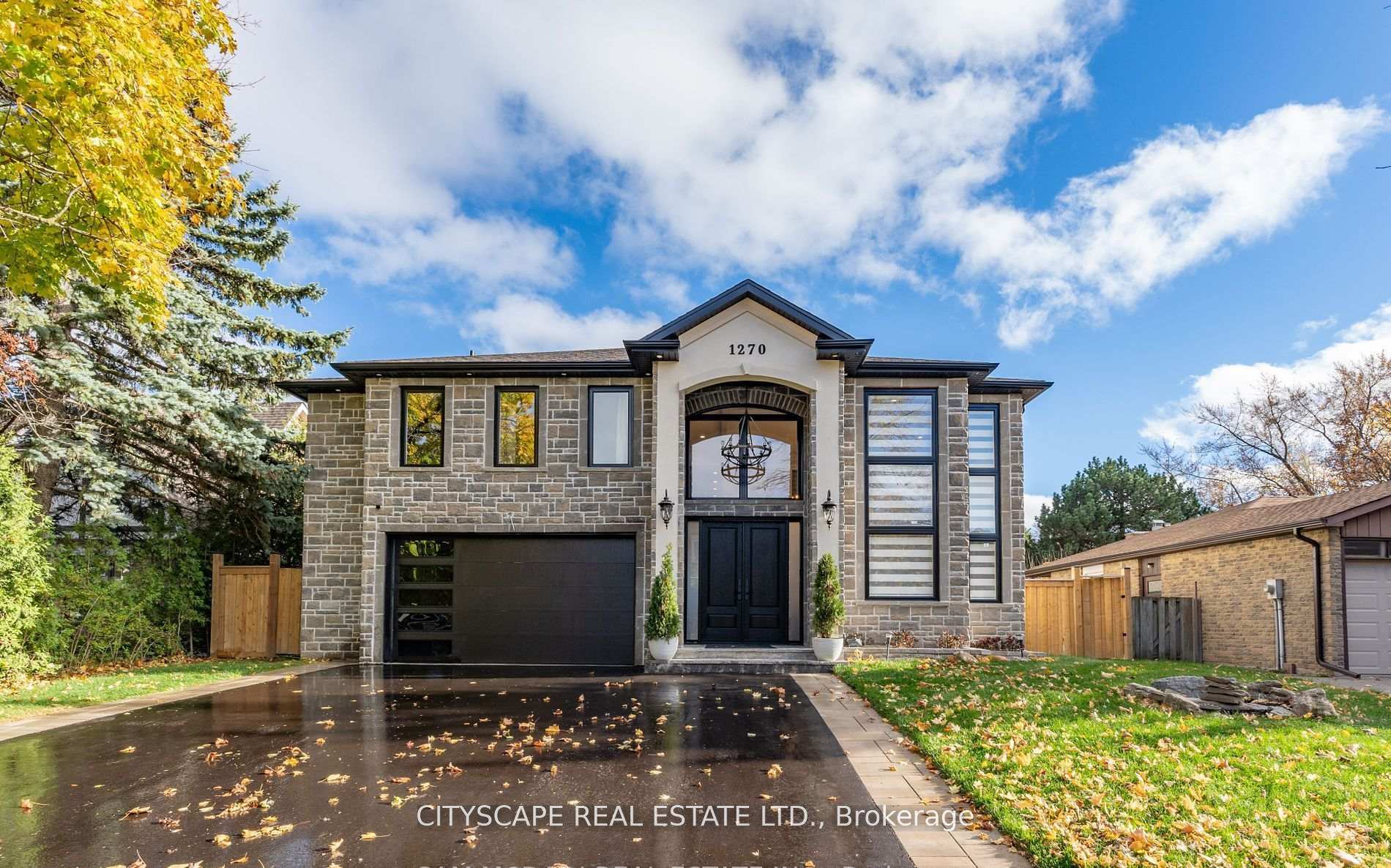 1270 Saginaw Crescent, Mississauga, ON L5H 4B8, Mississauga — photo 1