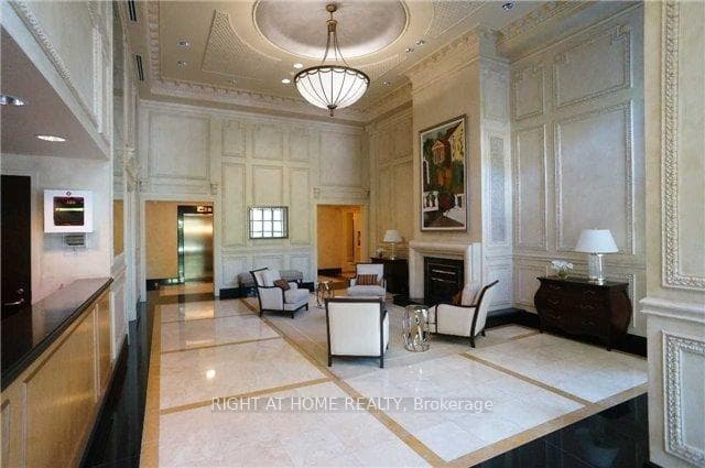 18 William Carson Crescent 716, Toronto C12, ON M2P 2G6, Toronto C12 — photo 1