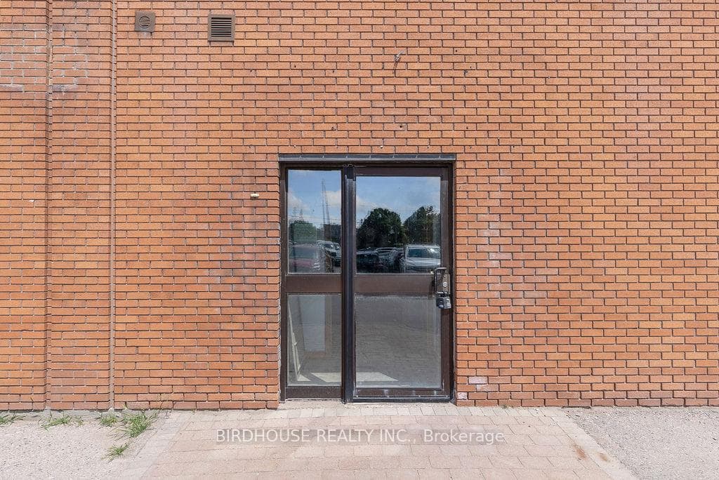 189 Kent Street W 106, Kawartha Lakes, ON K9V 5G6, Kawartha Lakes — photo 1