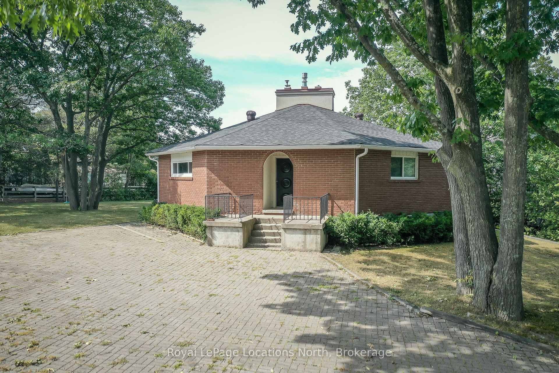 10 SUNSET Court, Wasaga Beach, ON L9Z 2A9, Wasaga Beach — photo 1