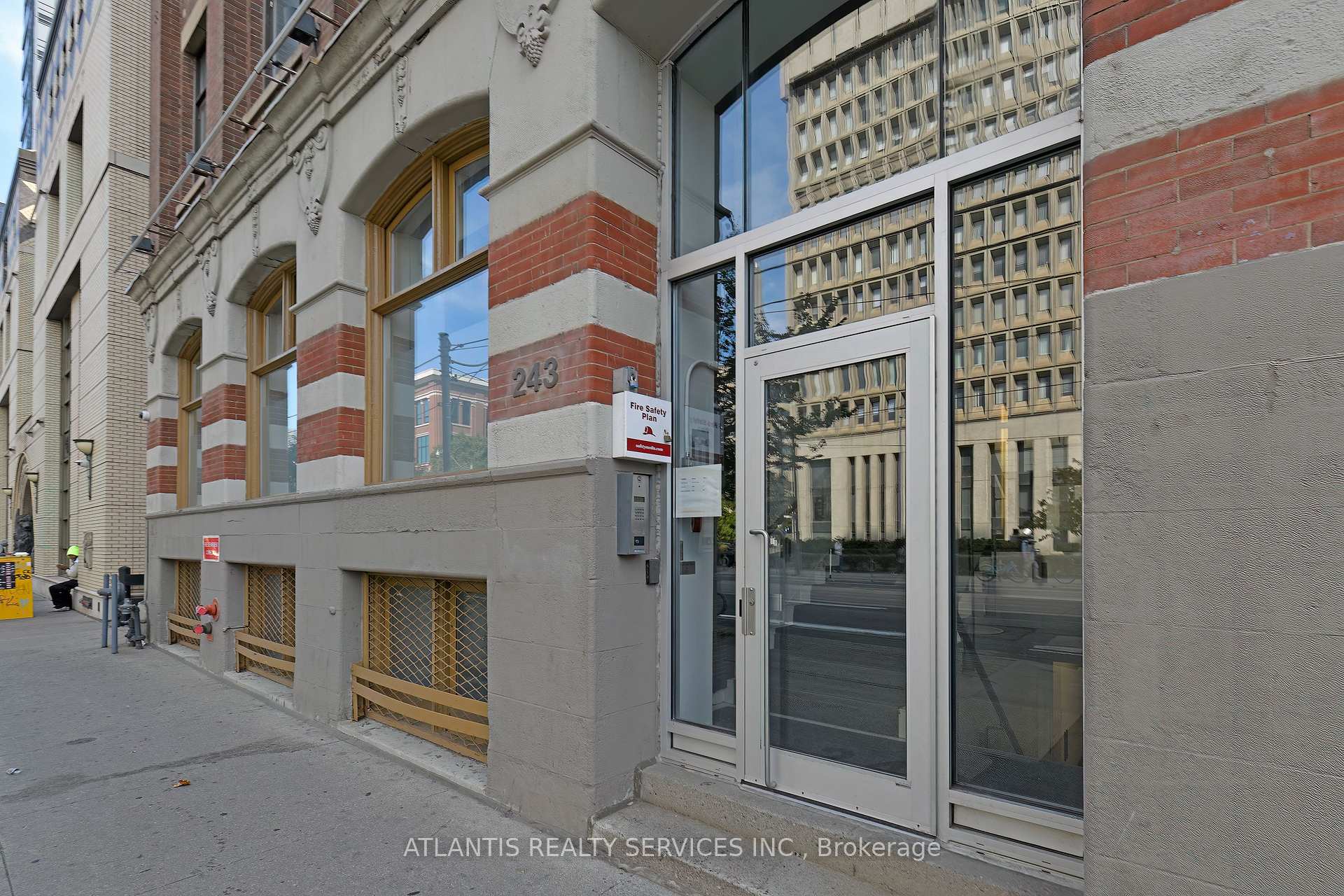 243 College Street Lower L, Toronto, ON M5T 1R5, Toronto C01 — photo 1