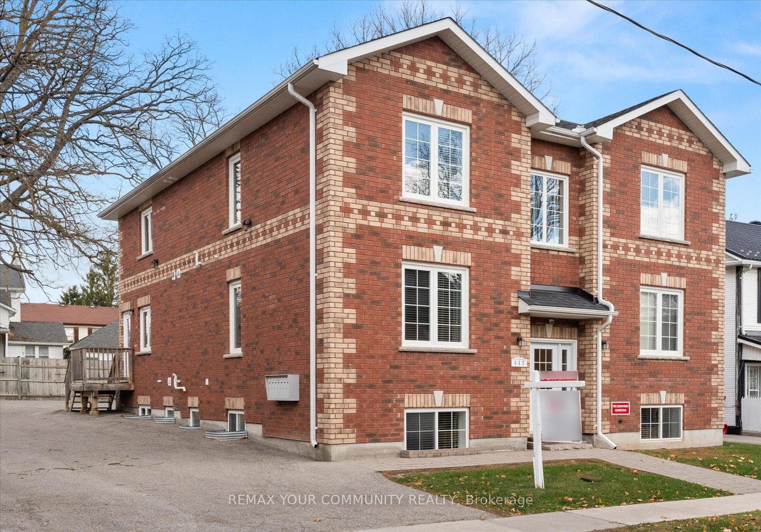 443 Timothy Street, Newmarket, ON L3Y 1P7, Newmarket — photo 1