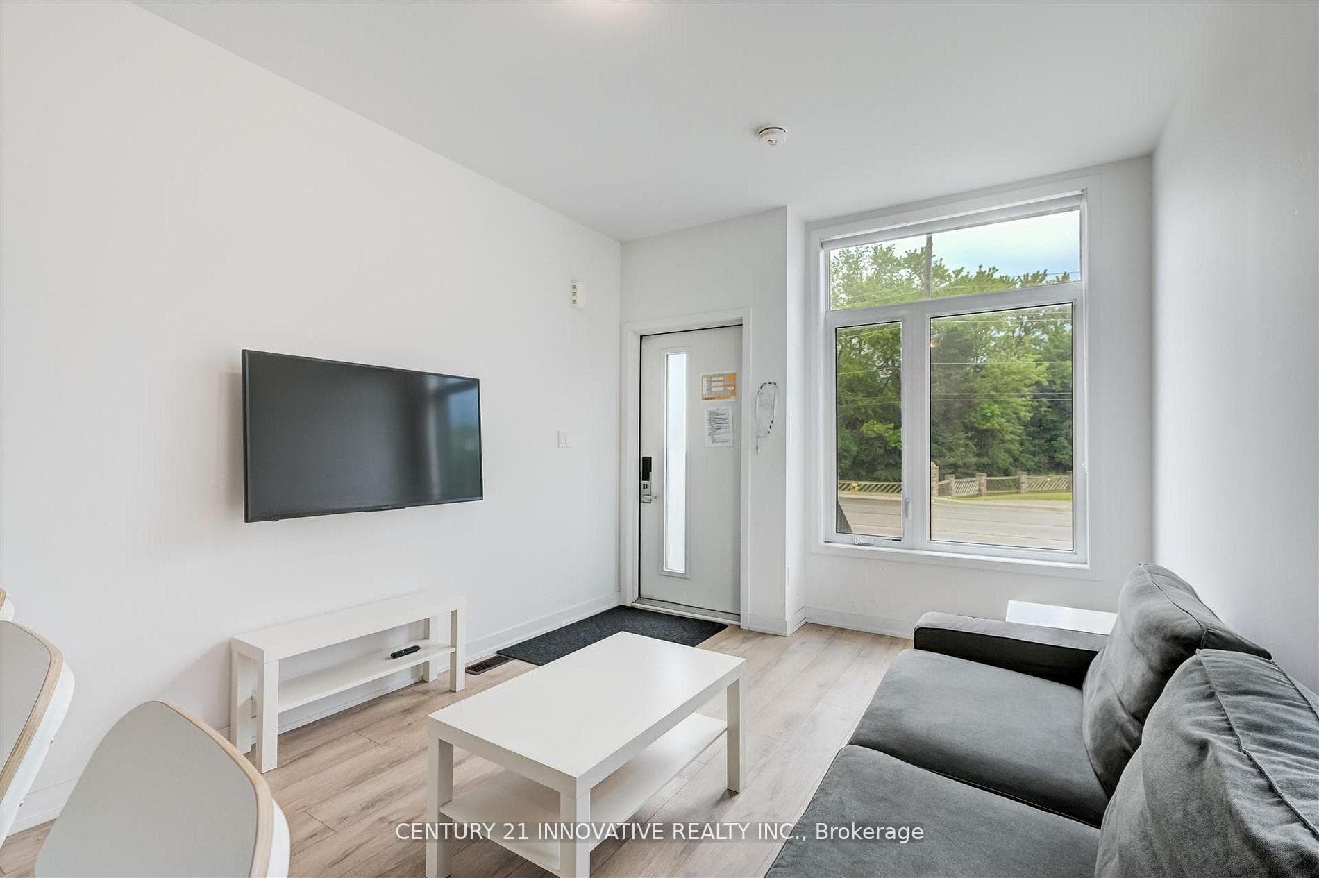 1720 Simcoe Street 16, Oshawa, ON L1G 4X9, Oshawa — photo 1