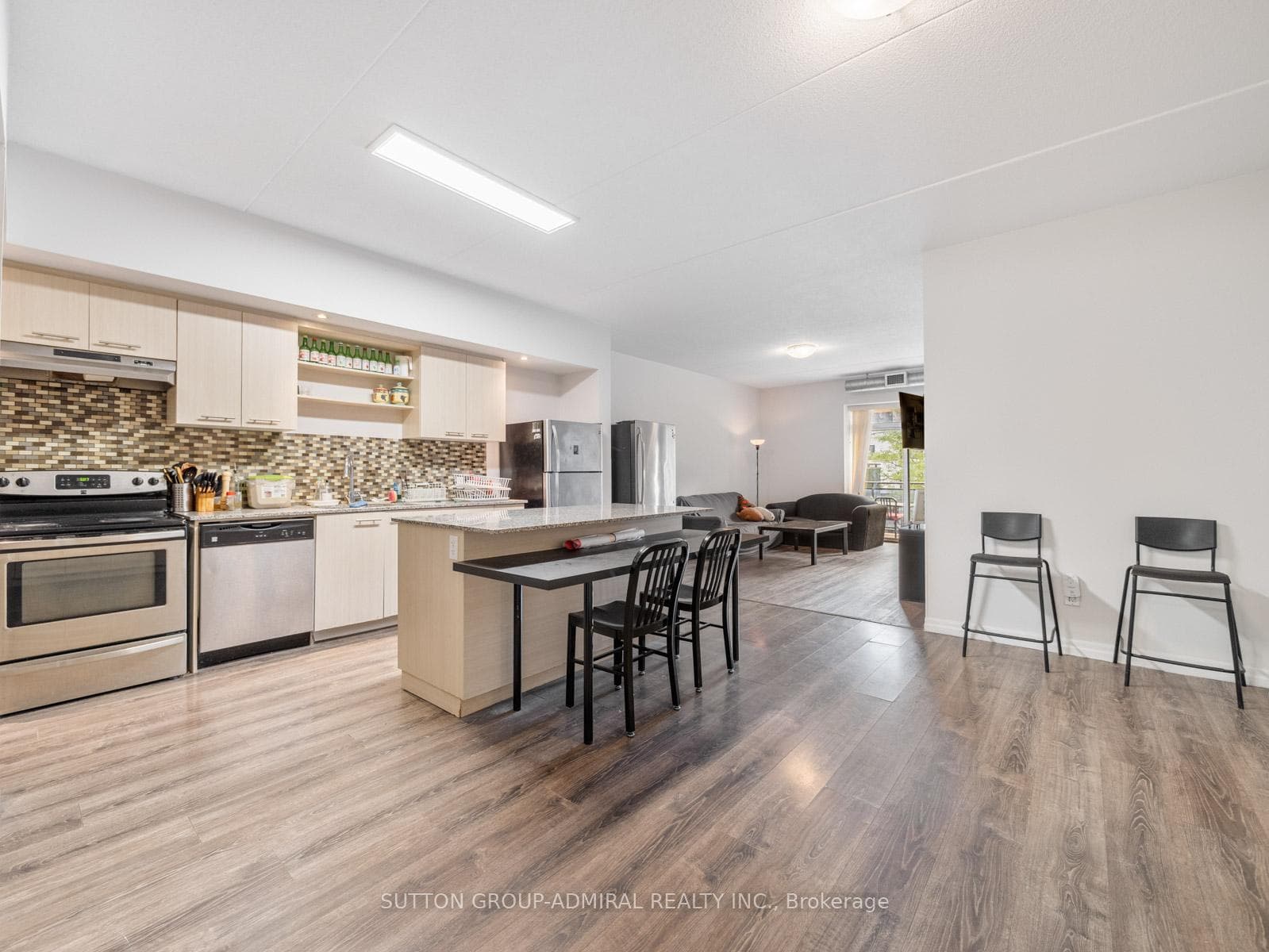 8 Hickory Street W 203, Waterloo, ON N2L 3H6, Waterloo — photo 1