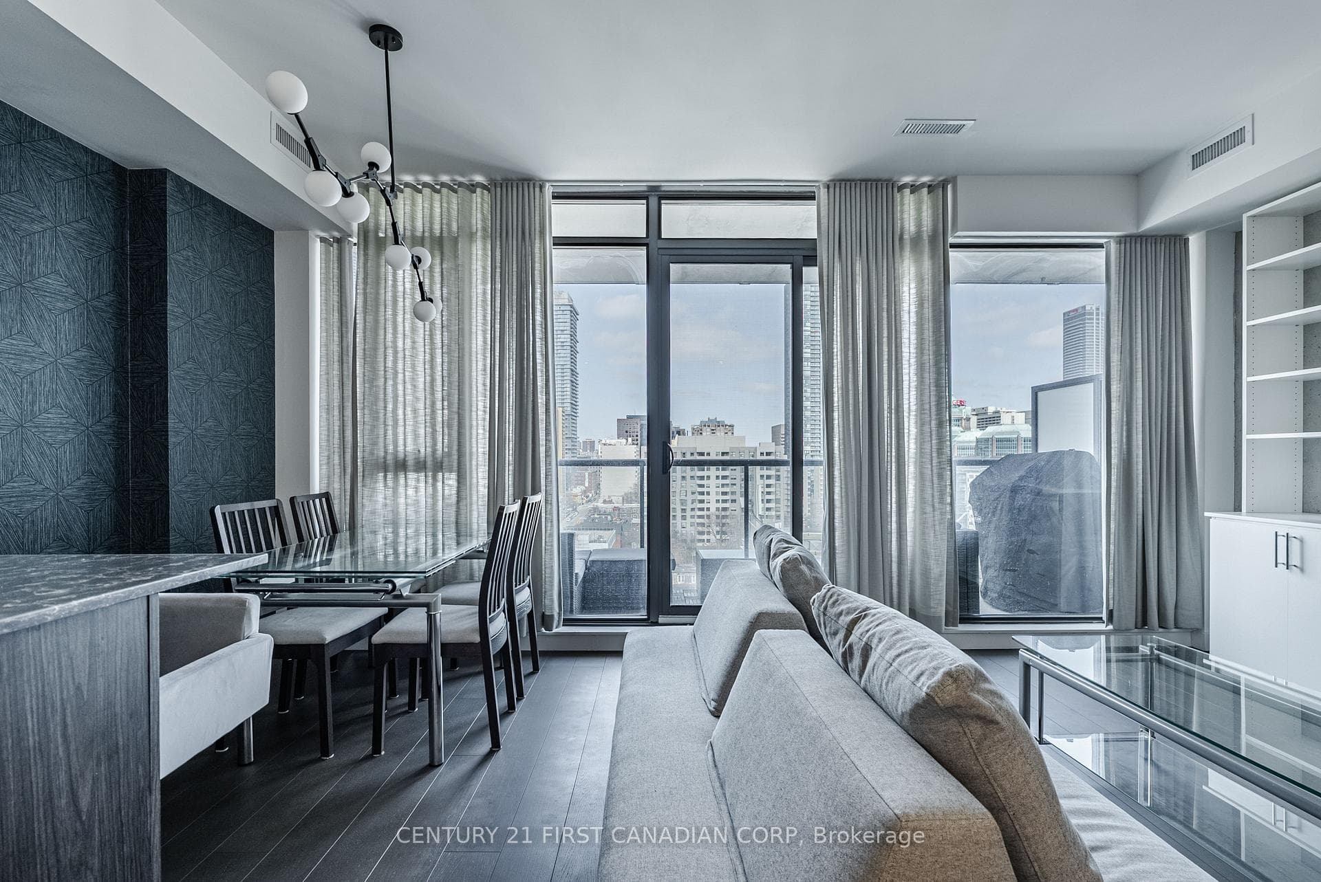 81 Wellesley Street E 1405, Toronto, ON M4Y 0C5, Toronto C08 — photo 1