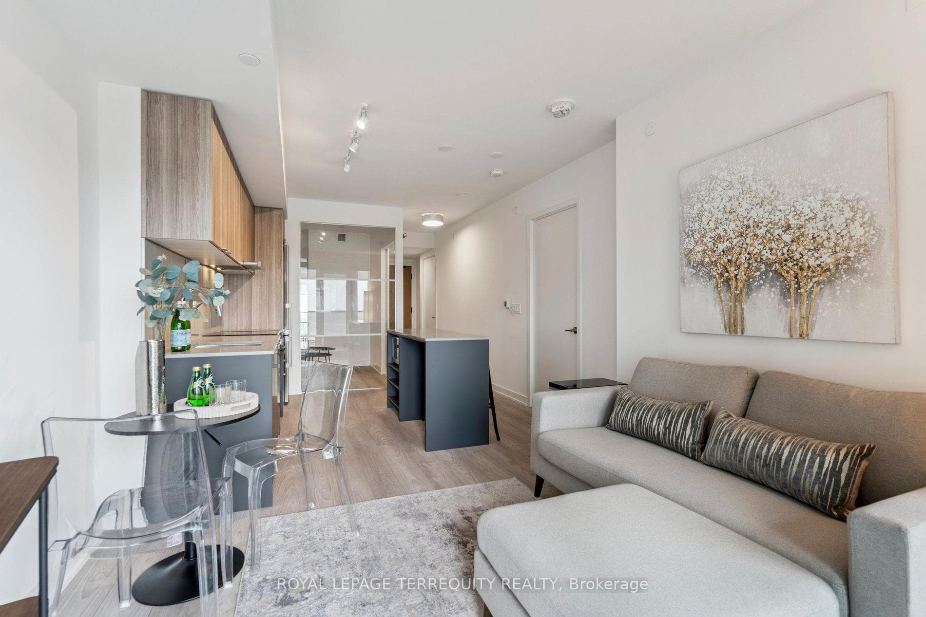 8 Tippett Road 809, Toronto, ON M3H 0E7, Toronto C06 — photo 1