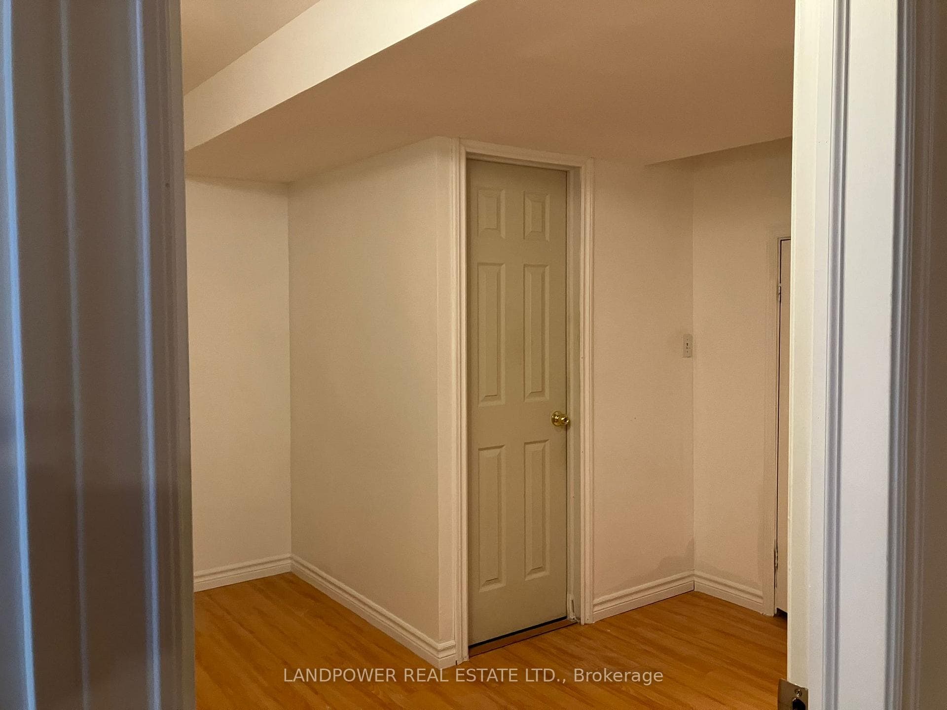 29 Sandy Point Drive S BSMT A, Richmond Hill, ON L4S 2W7, Richmond Hill — photo 1