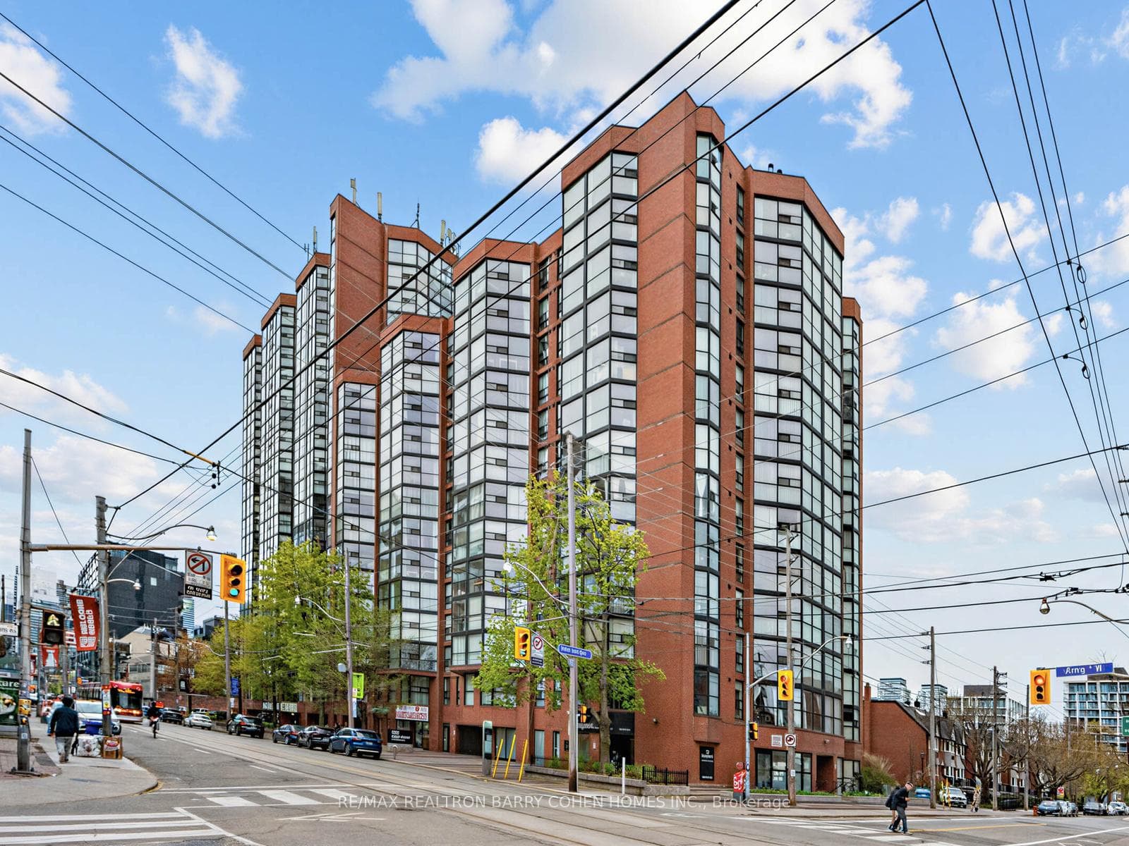 725 King Street W 303, Toronto, ON M5V 2W9, Toronto C01 — photo 1