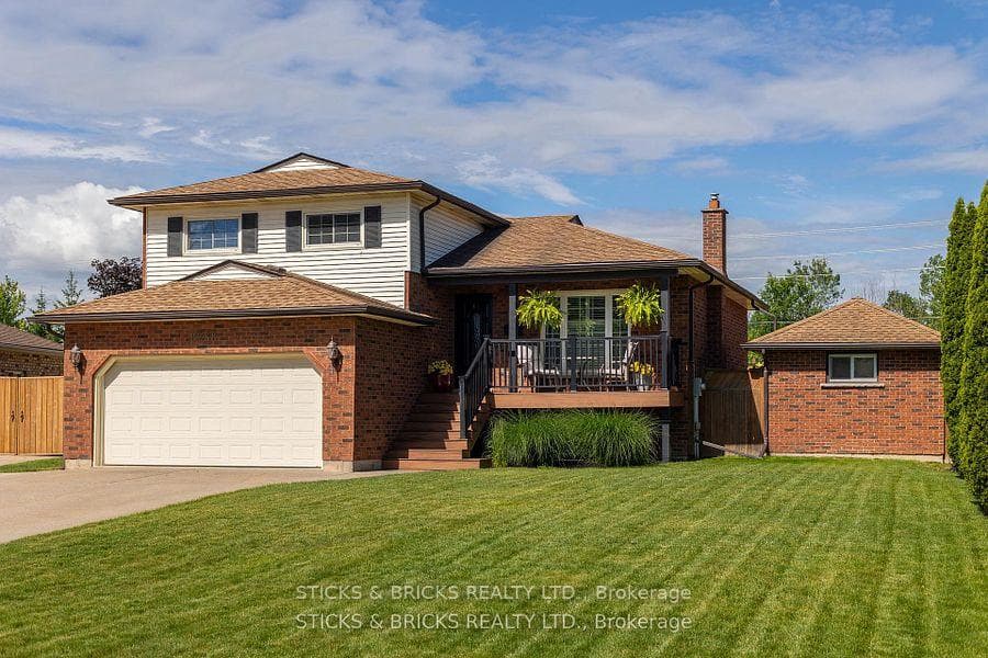 8238 Lexington Court, Niagara Falls, ON L2H 1W4, Niagara Falls — photo 1