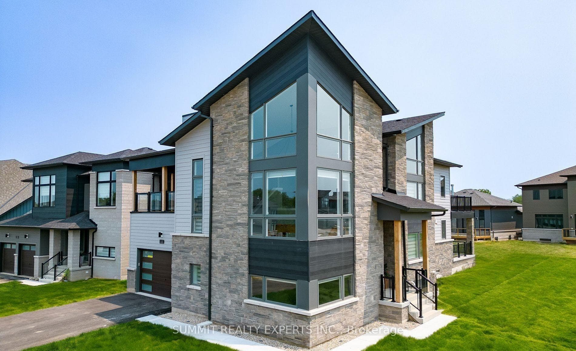 141 Springside Crescent, Blue Mountains, ON L9Y 0V1, Blue Mountains — photo 1