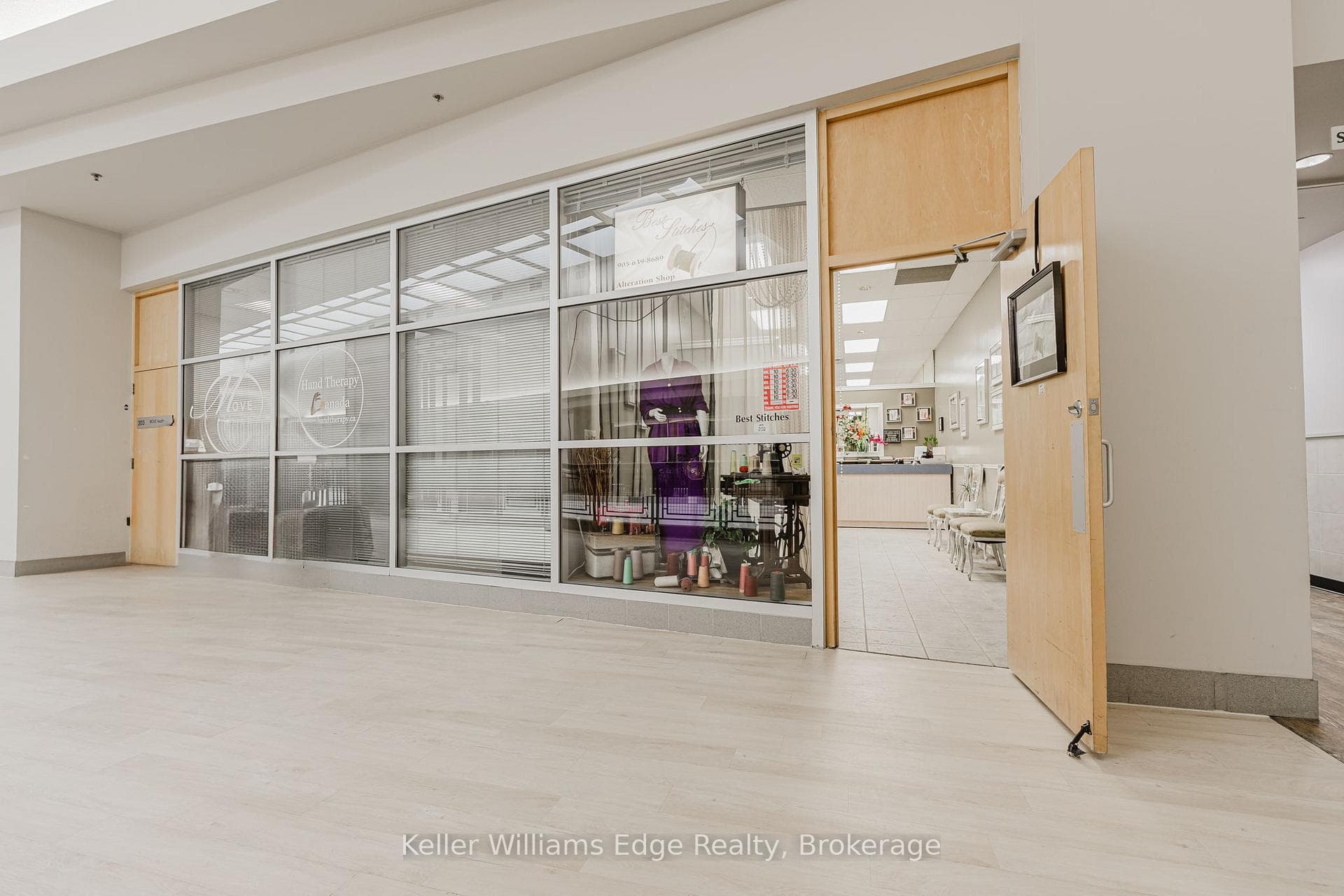 777 Guelph Line, Burlington, ON L7R 3N2, Burlington — photo 1