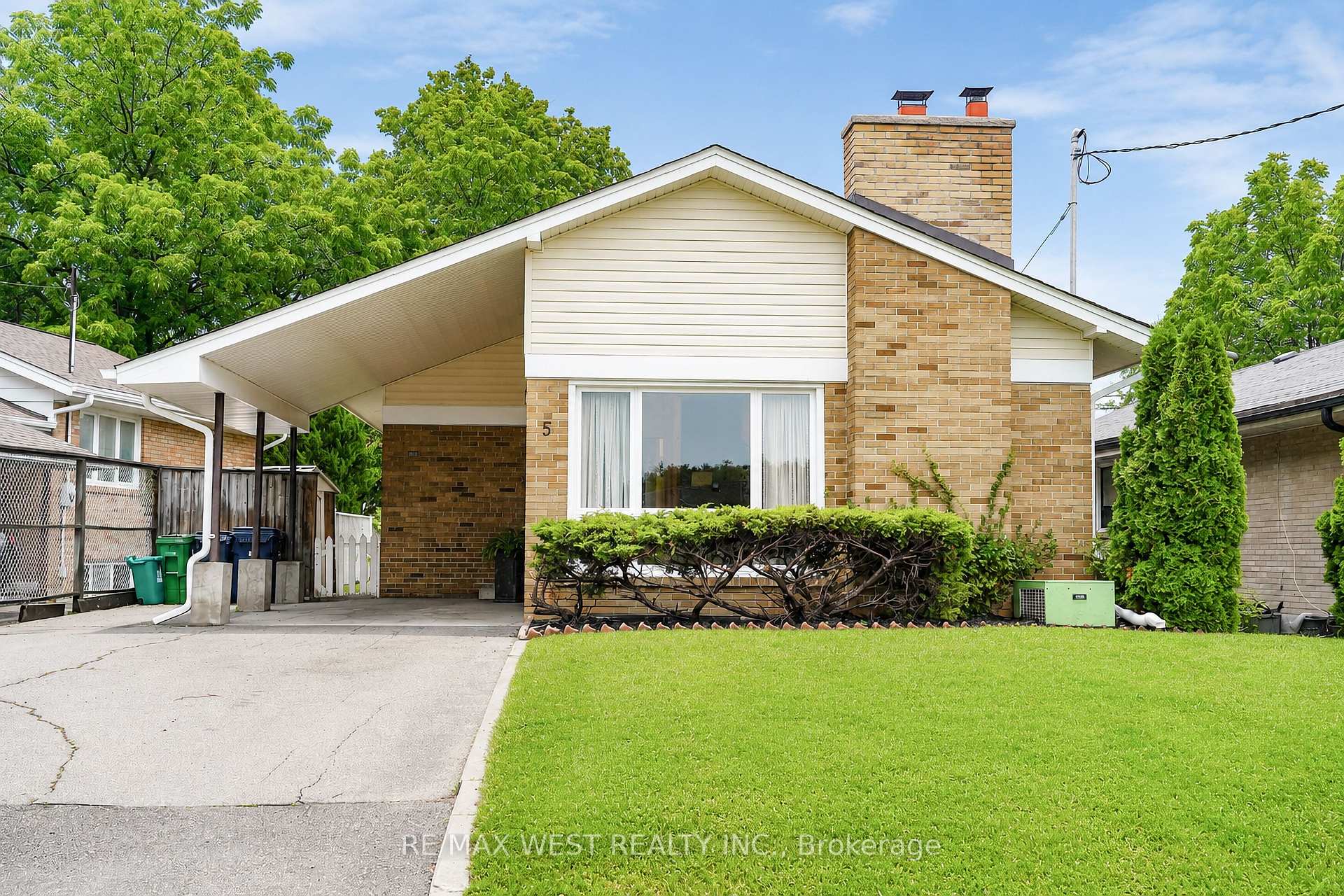 5 Cromarty Drive, Toronto, ON M9W 2R5, Toronto W10 — photo 1