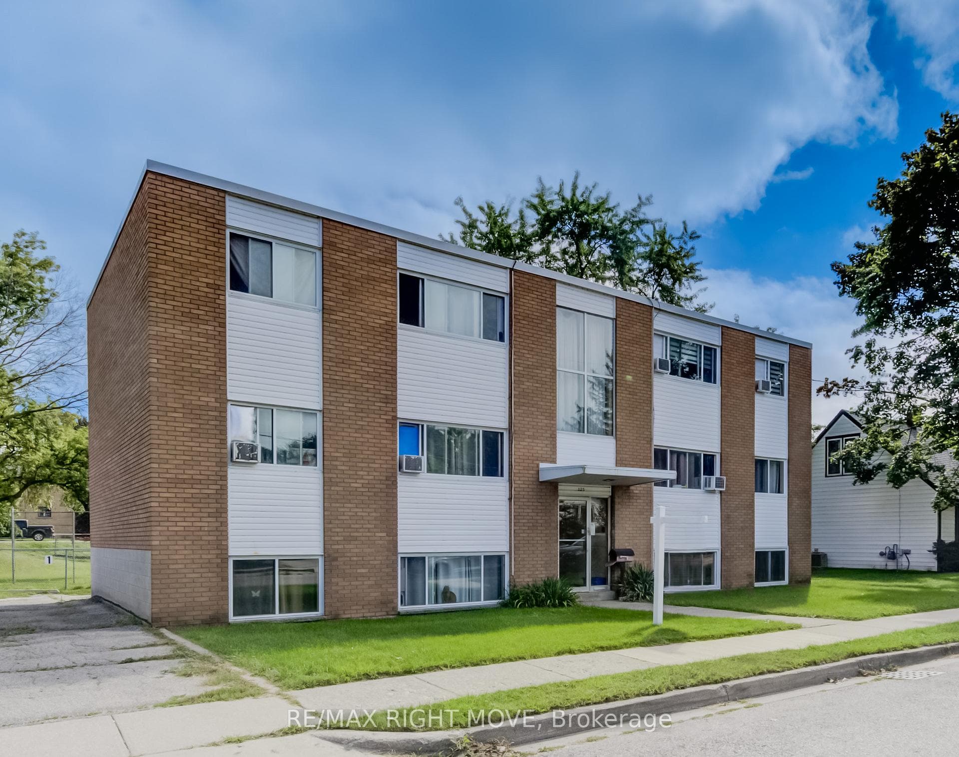 125 Schlueter Street, Cambridge, ON N3H 4B4, Cambridge — photo 1